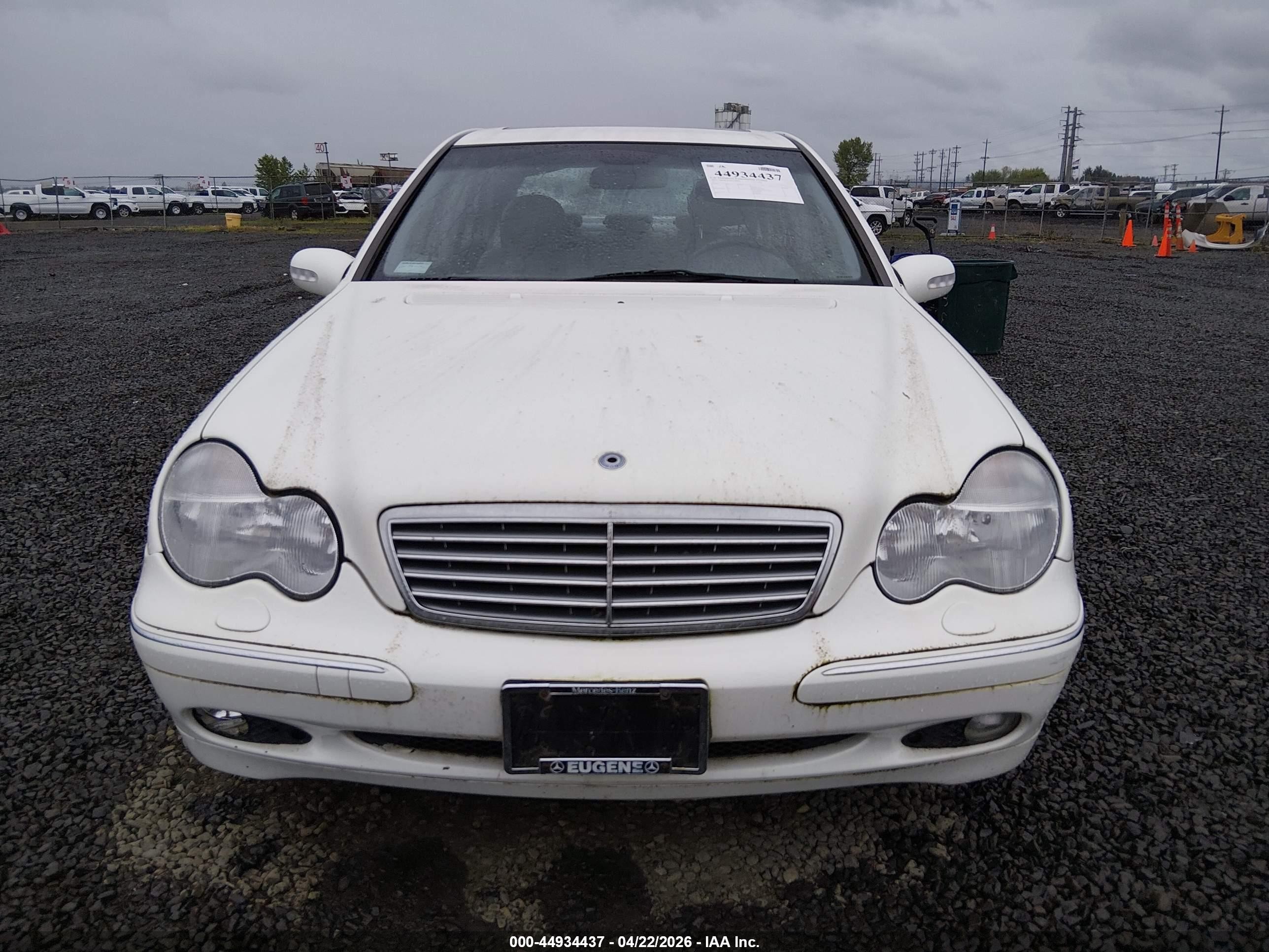 2002 Mercedes-benz C 240 Белый vin: WDBRF61J52E008728