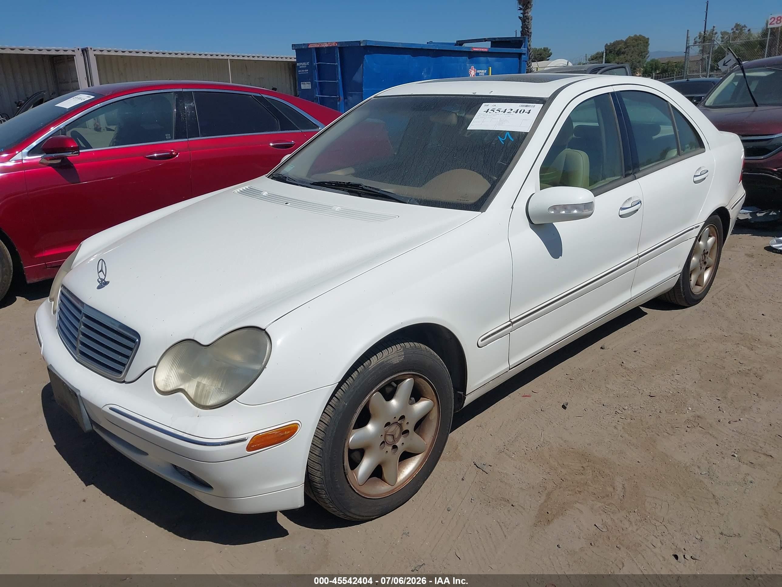 2003 Mercedes-benz C 240   White vin: WDBRF61J53E012876