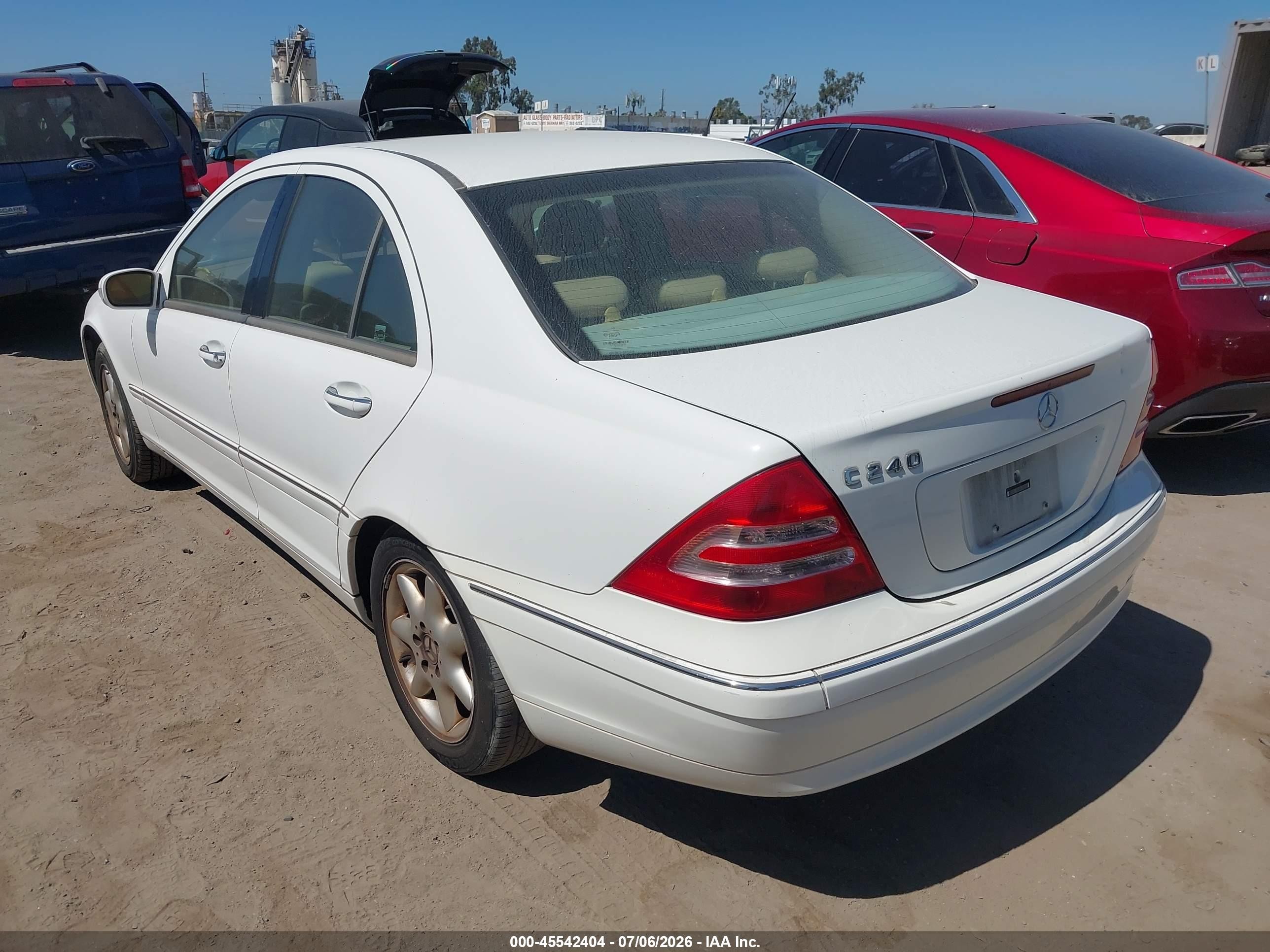2003 Mercedes-benz C 240   White vin: WDBRF61J53E012876