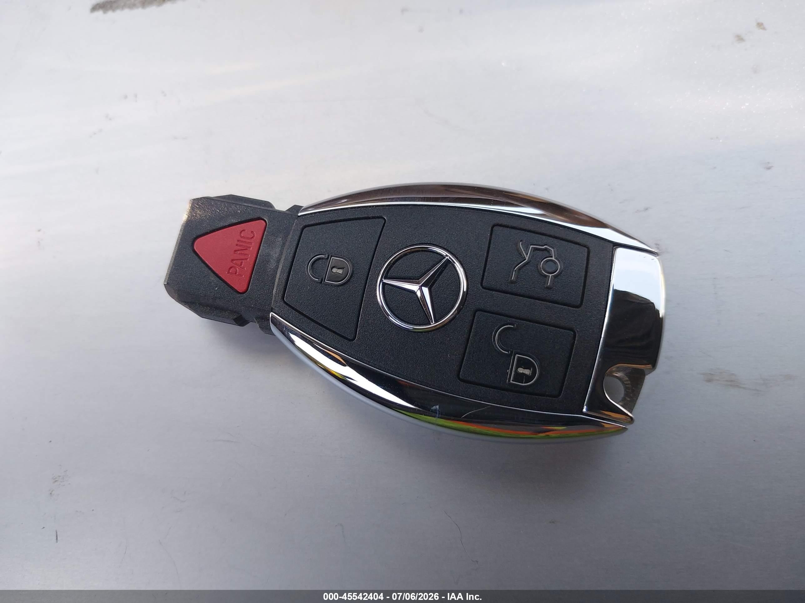 2003 Mercedes-benz C 240   White vin: WDBRF61J53E012876