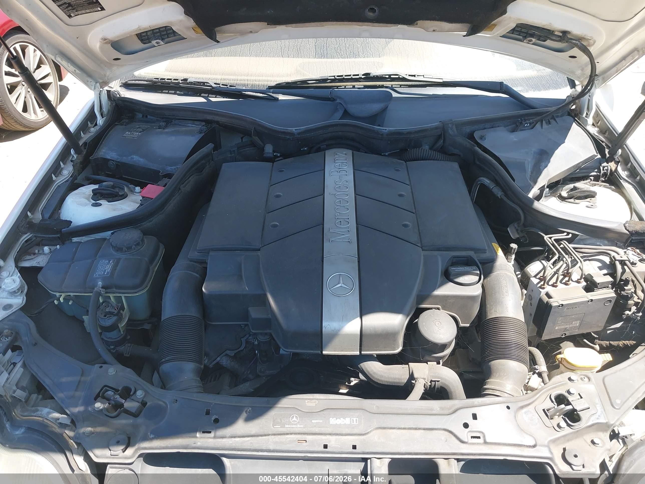 2003 Mercedes-benz C 240   White vin: WDBRF61J53E012876