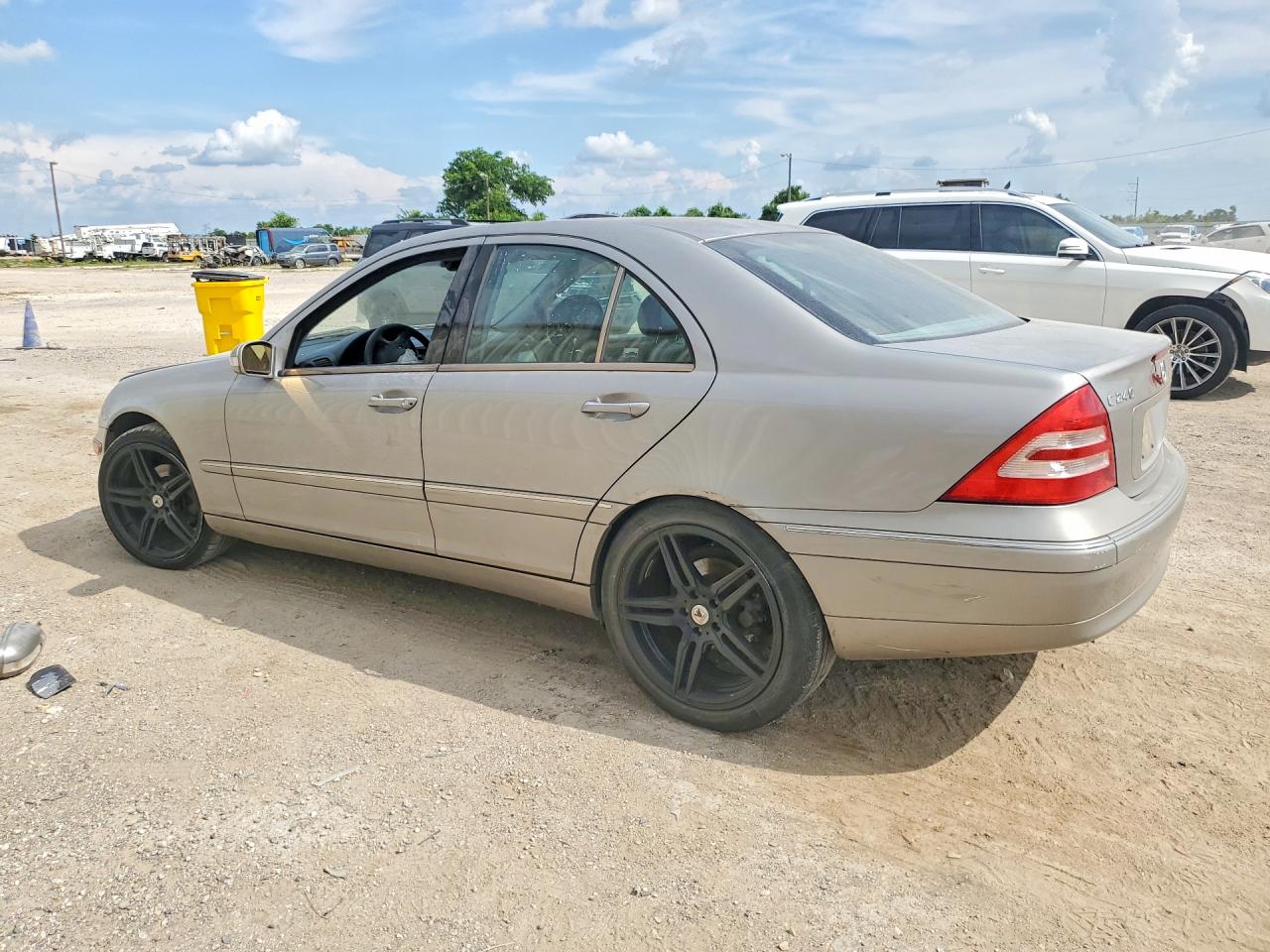 2004 Mercedes-benz C 240 Tan vin: WDBRF61J54A621460