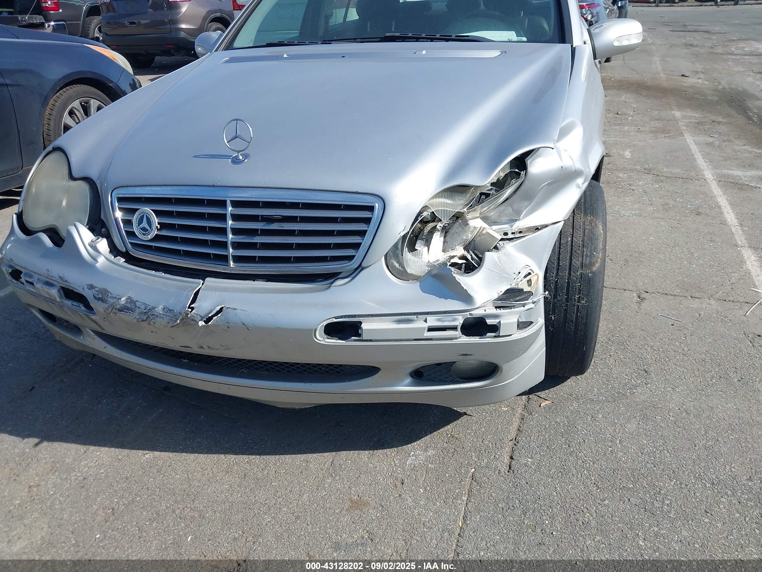 2004 Mercedes-benz C 240   Silver vin: WDBRF61J54E018761