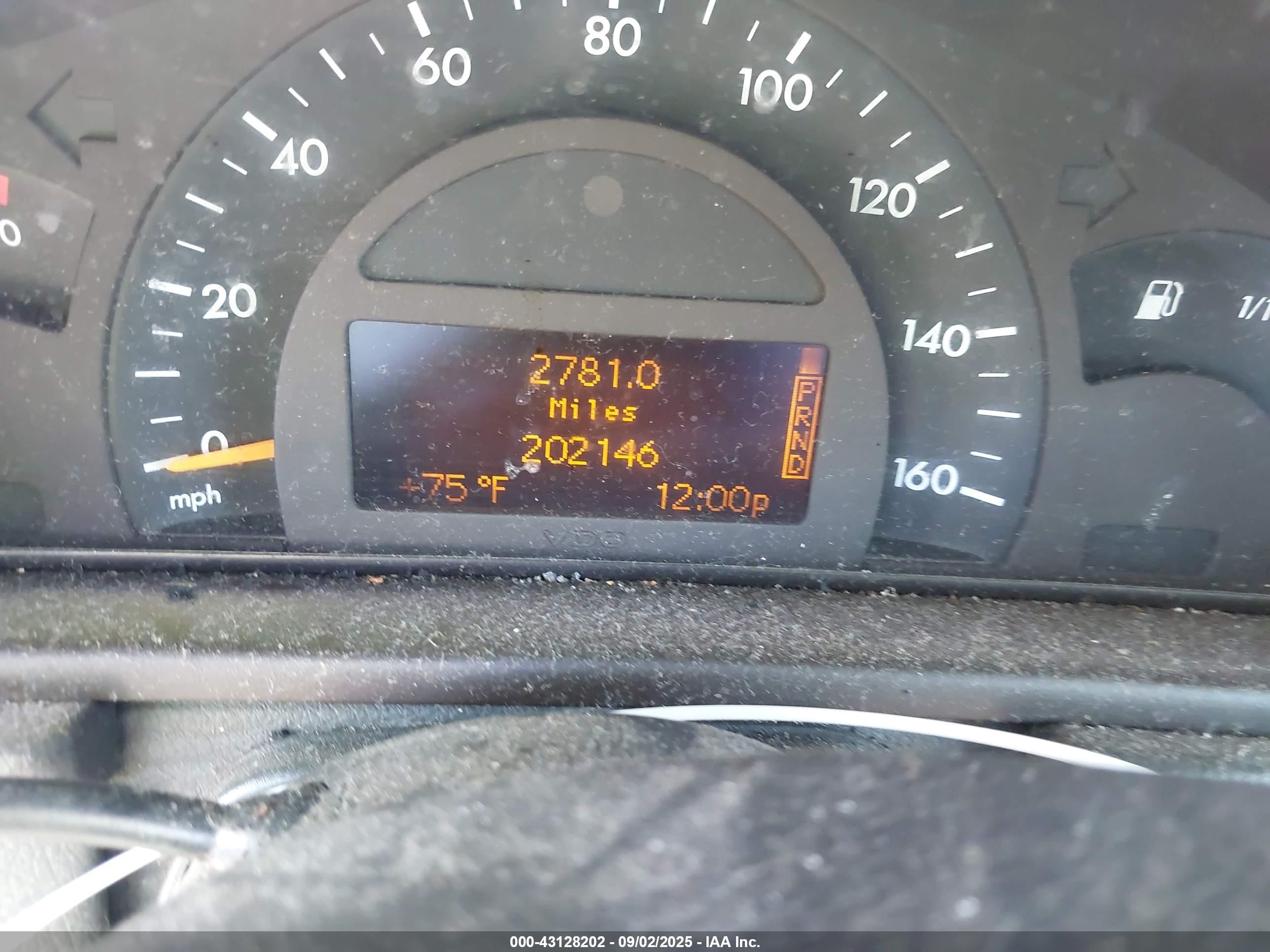 2004 Mercedes-benz C 240   Silver vin: WDBRF61J54E018761