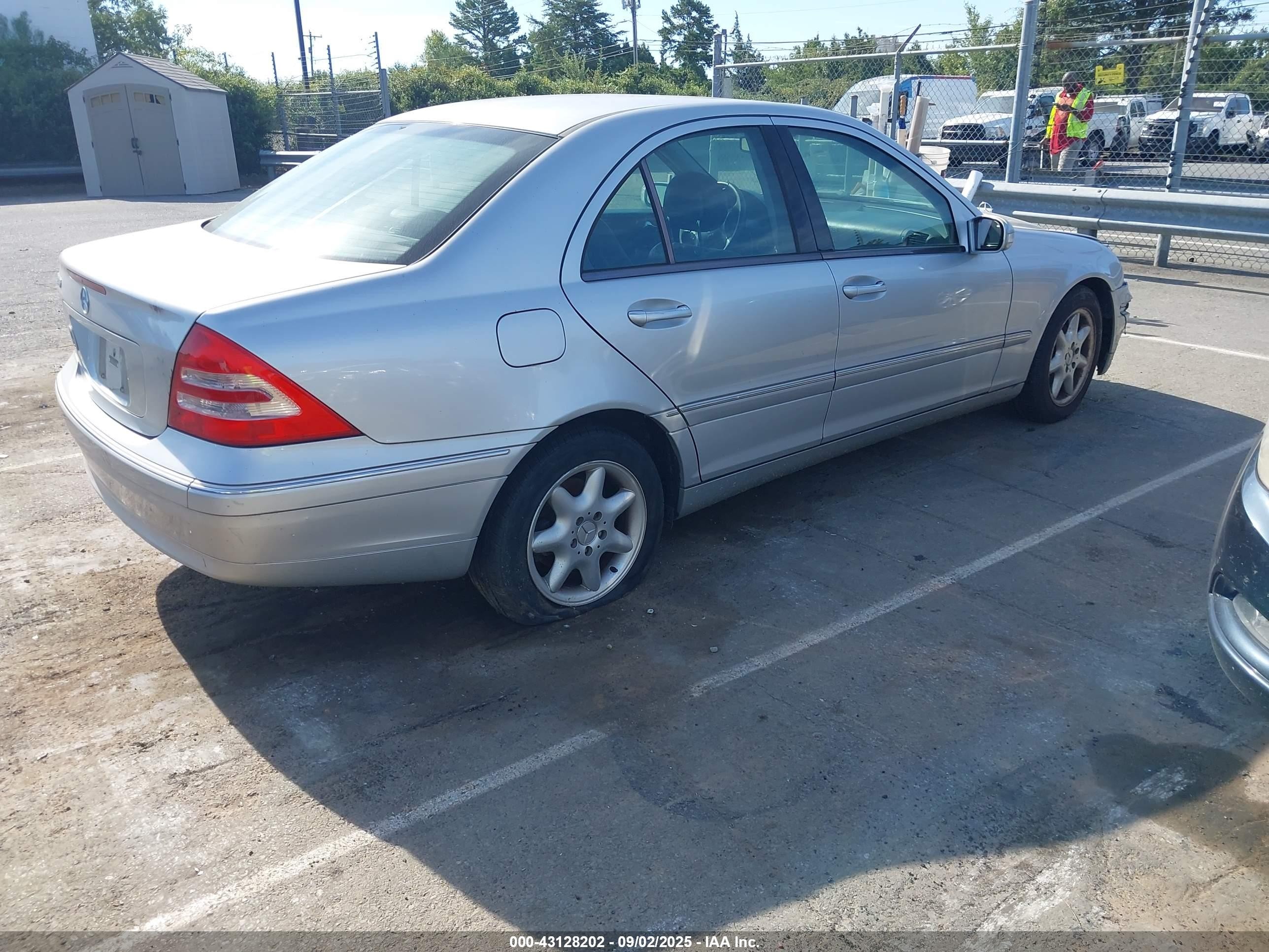 2004 Mercedes-benz C 240   Silver vin: WDBRF61J54E018761