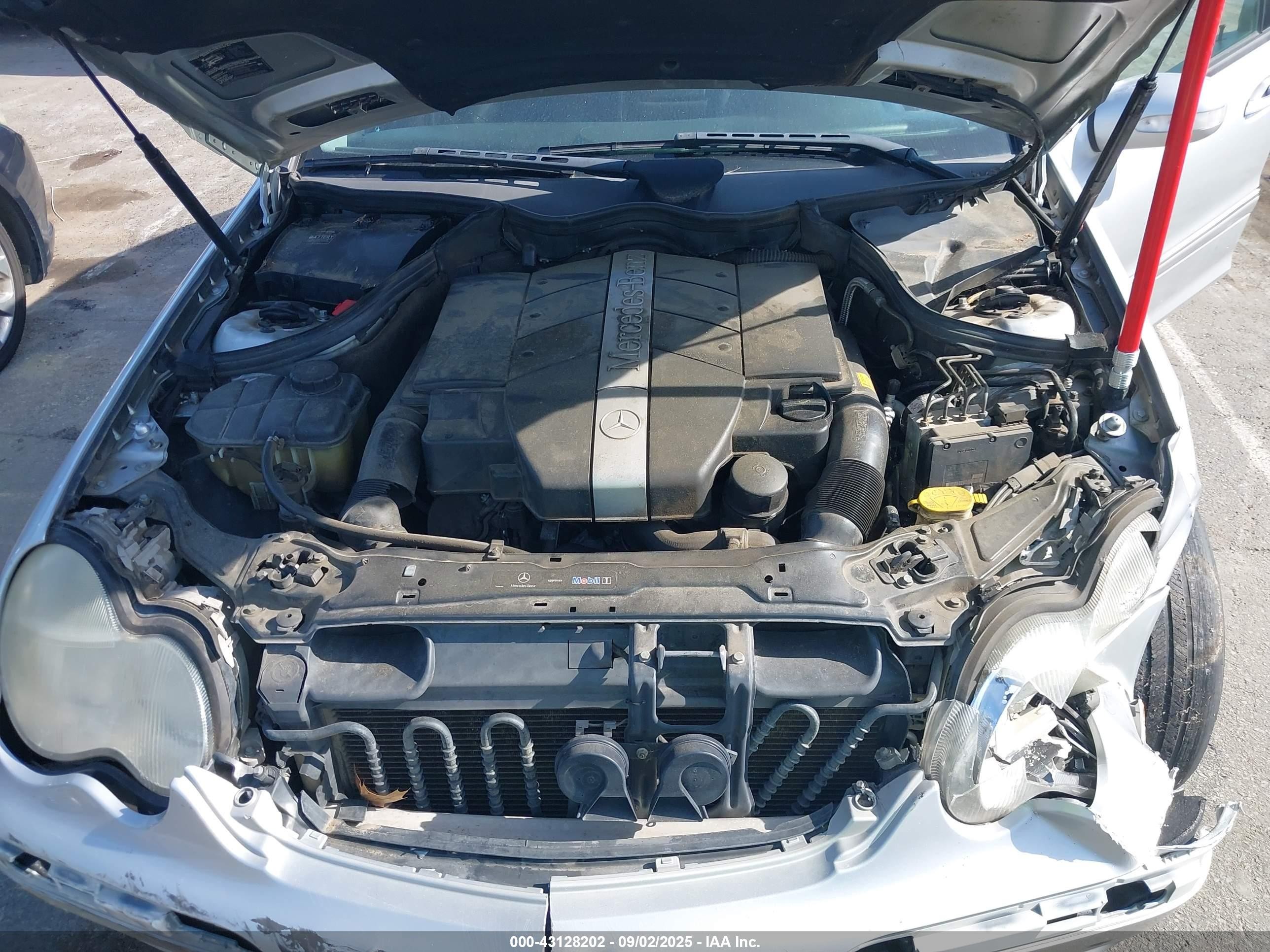 2004 Mercedes-benz C 240   Silver vin: WDBRF61J54E018761
