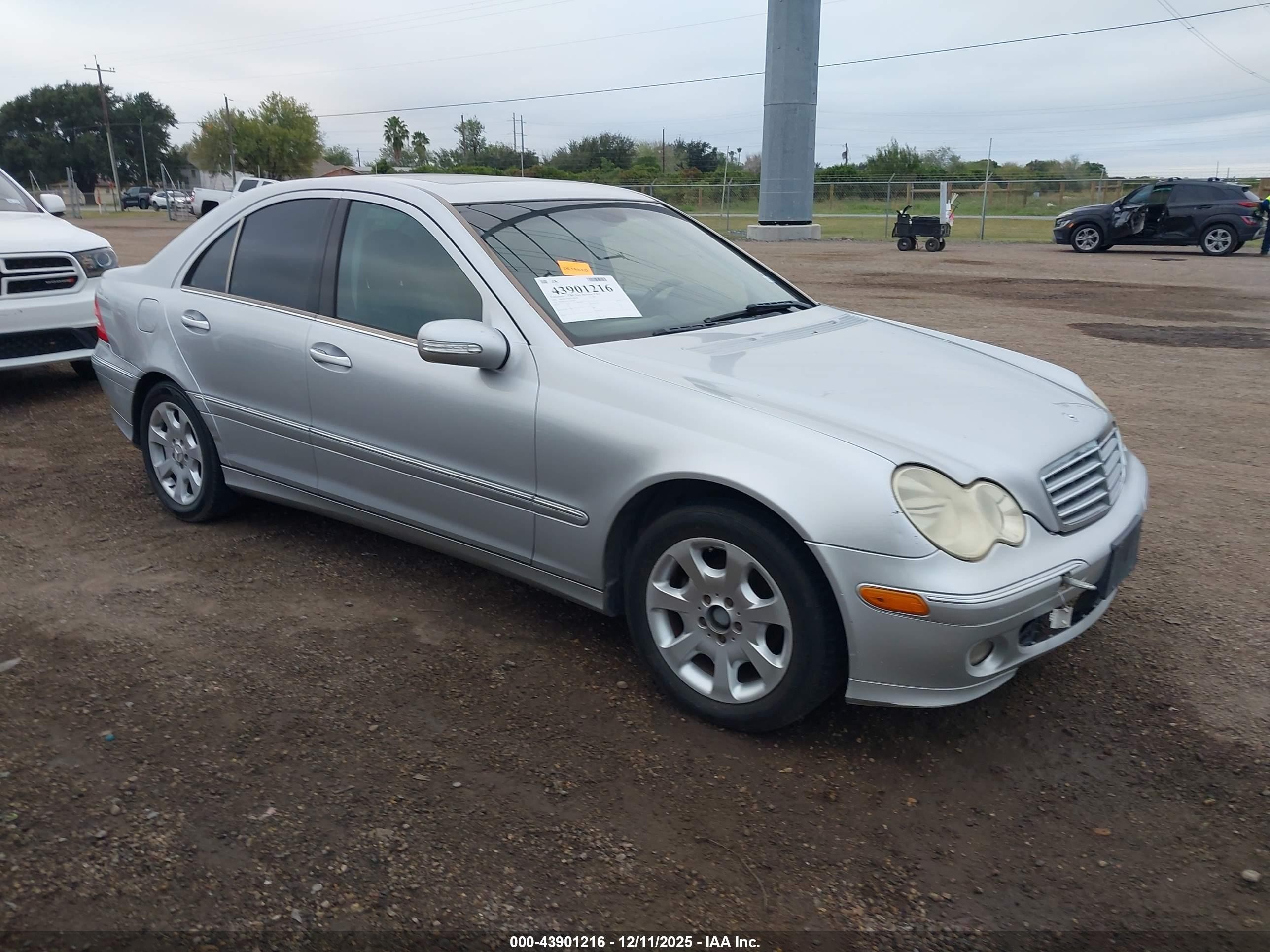 2005 Mercedes-benz C 240 Luxury Серебряный vin: WDBRF61J55A675892