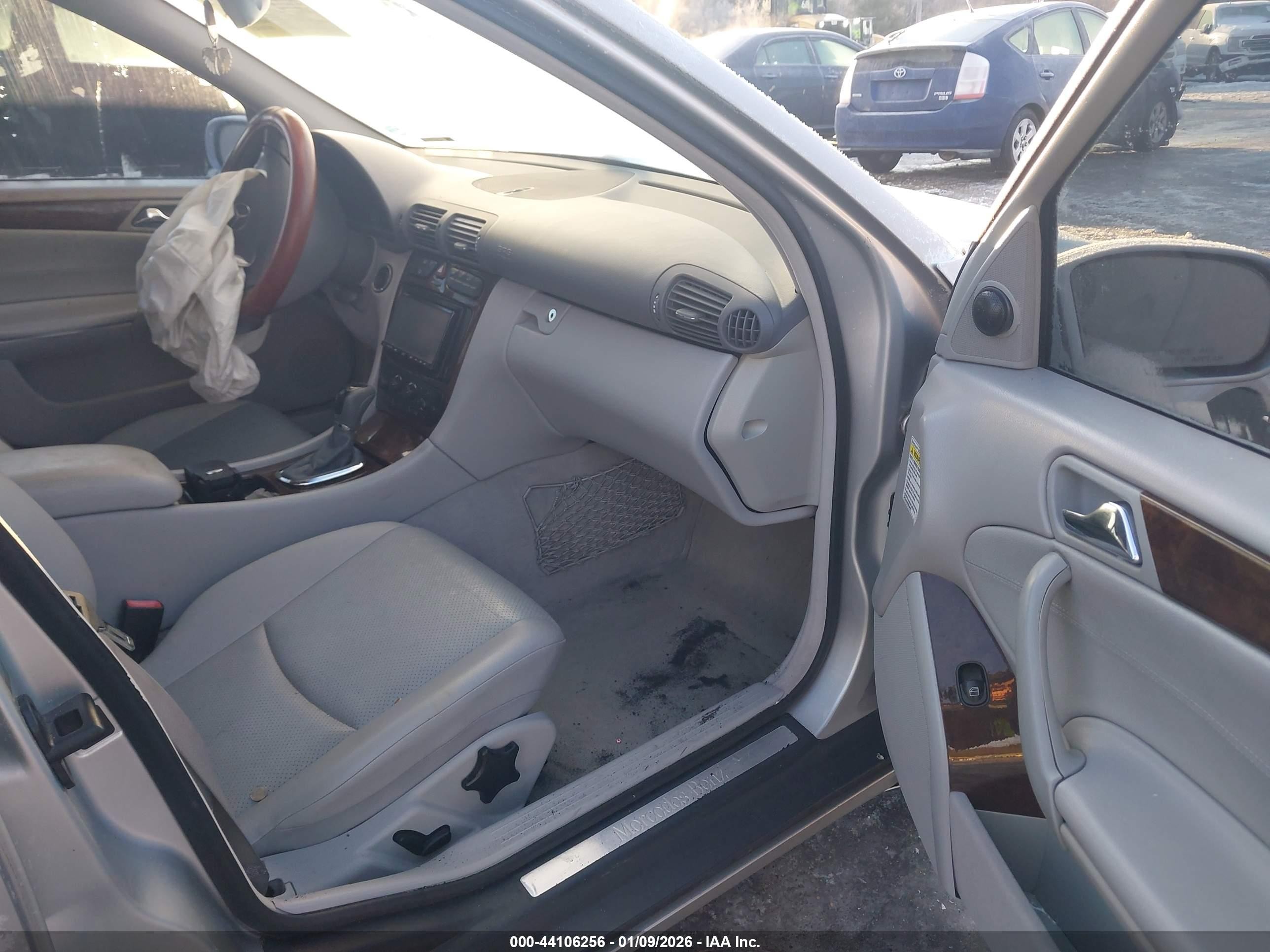 2001 Mercedes-benz C 240   Silver vin: WDBRF61J61F080966