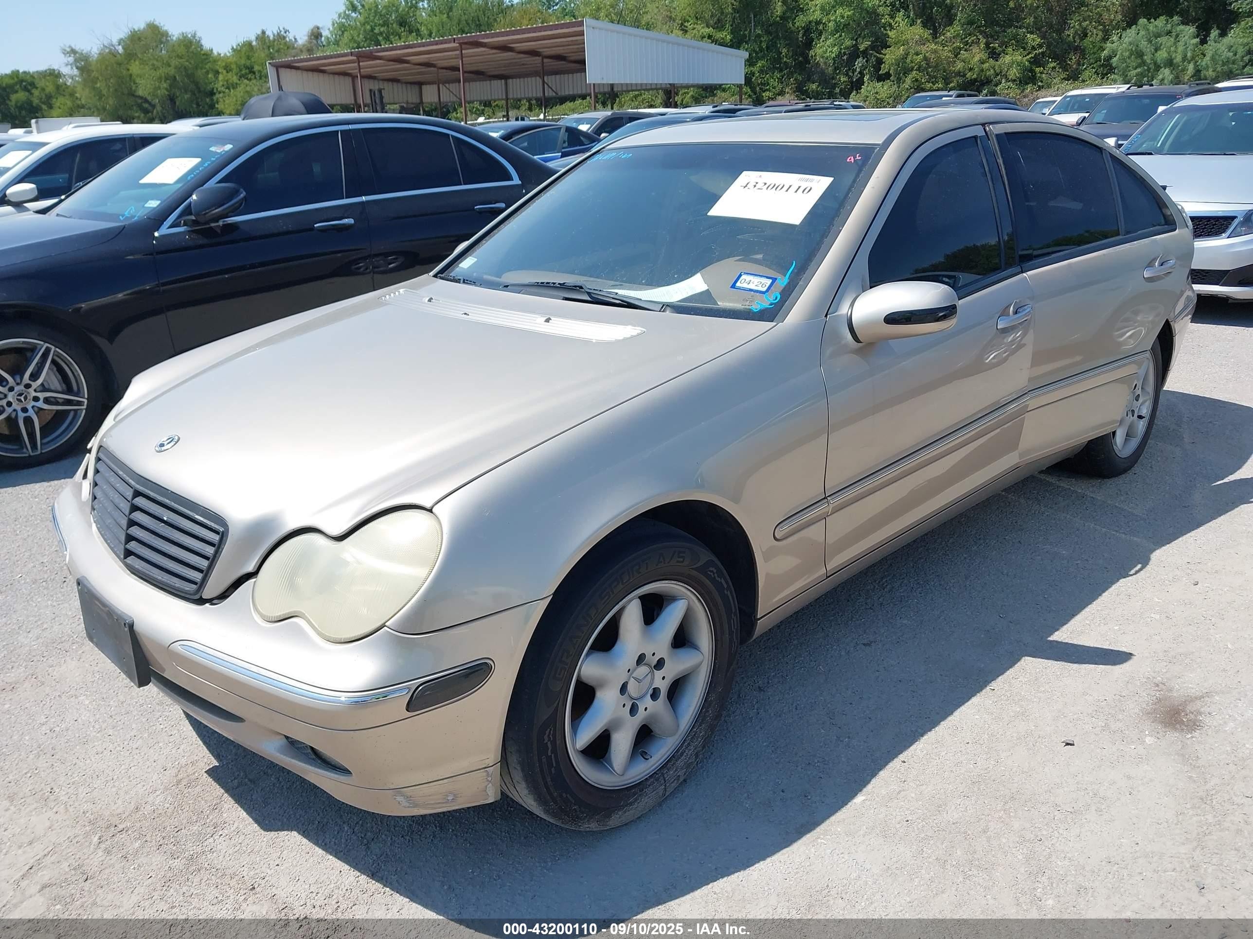 2002 Mercedes-benz C 240   Gold vin: WDBRF61J62E005742