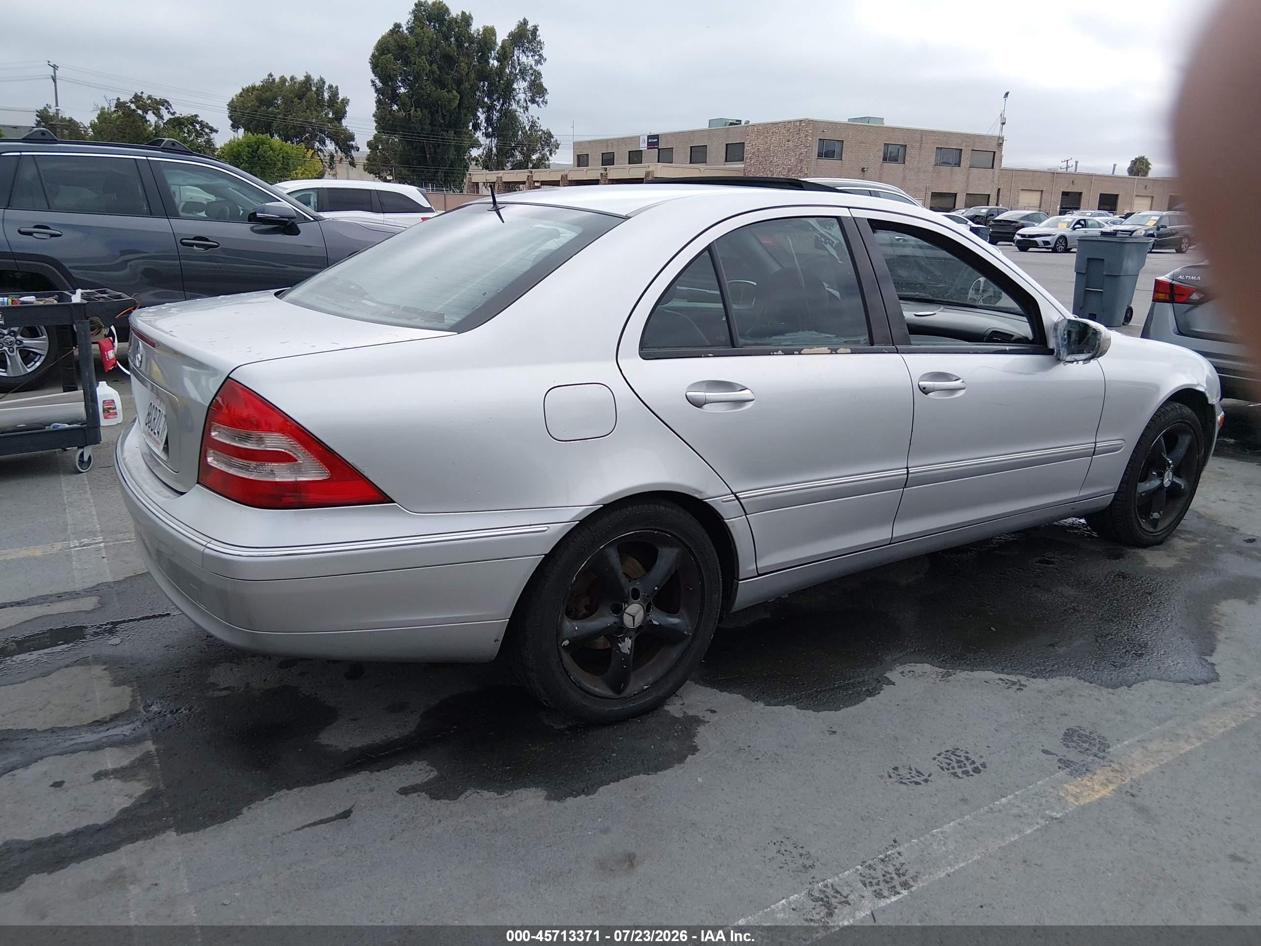2002 Mercedes-benz C 240   Gray vin: WDBRF61J62F184486