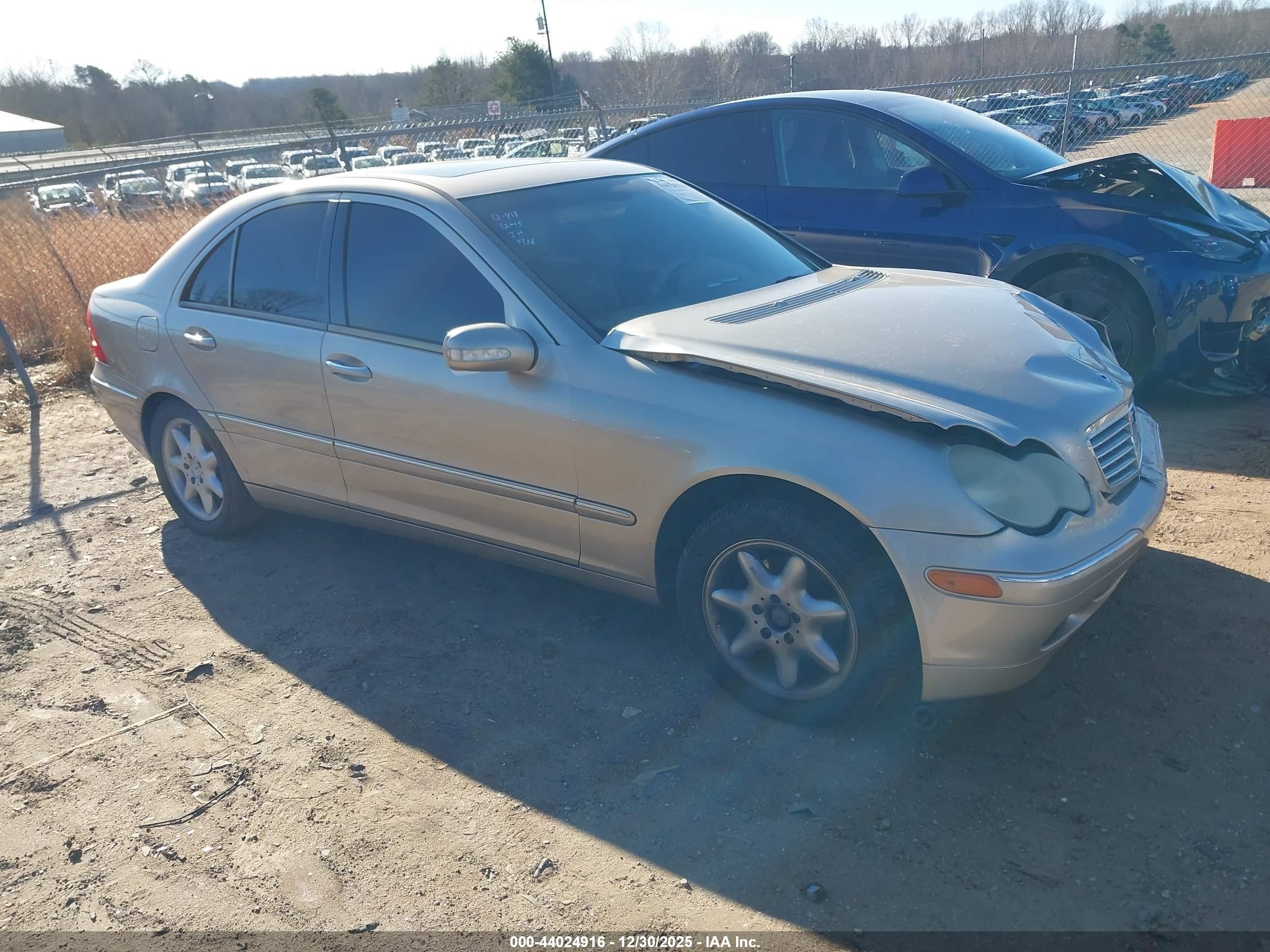2002 Mercedes-benz C 240   Золотой vin: WDBRF61J62F199005