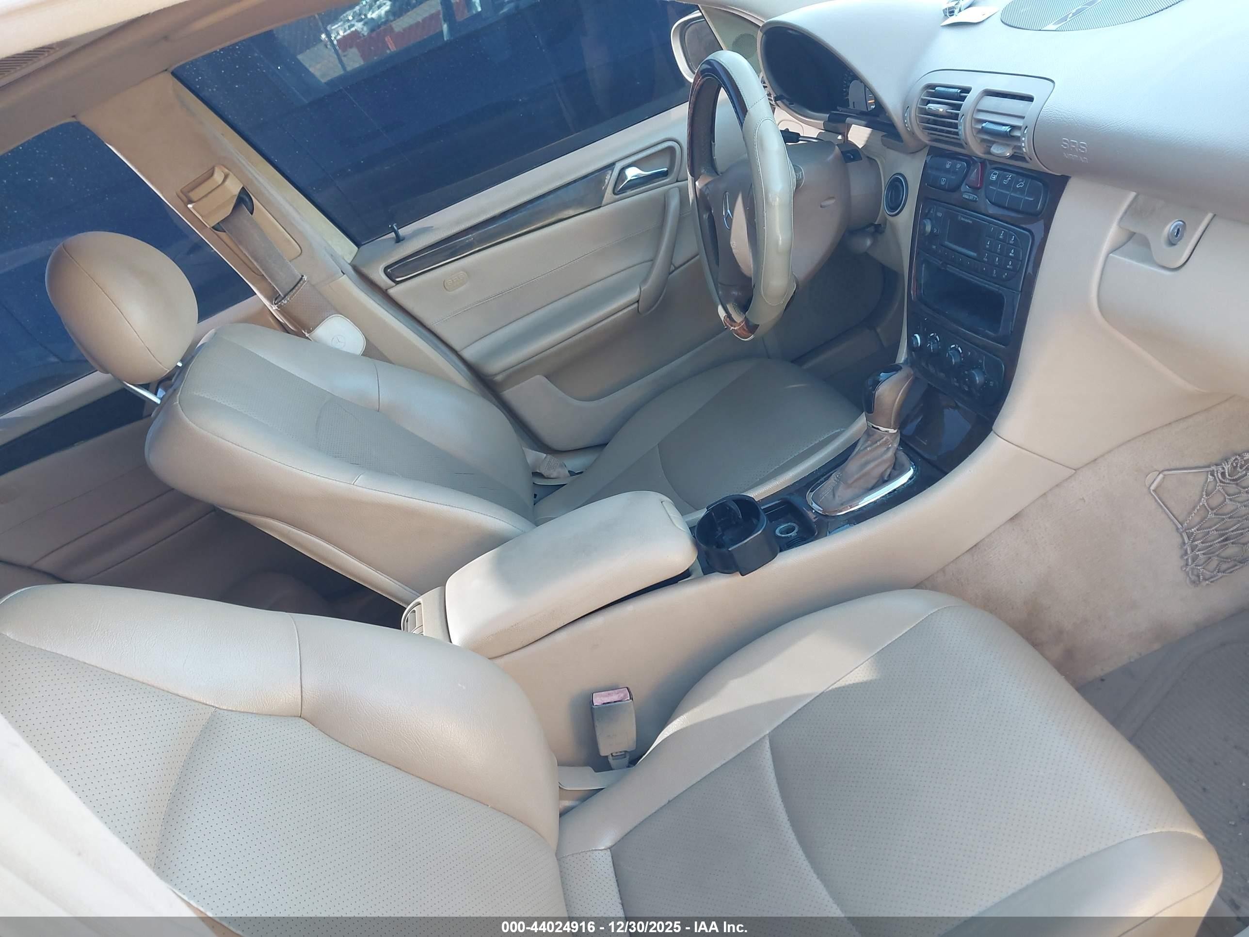 2002 Mercedes-benz C 240   Gold vin: WDBRF61J62F199005