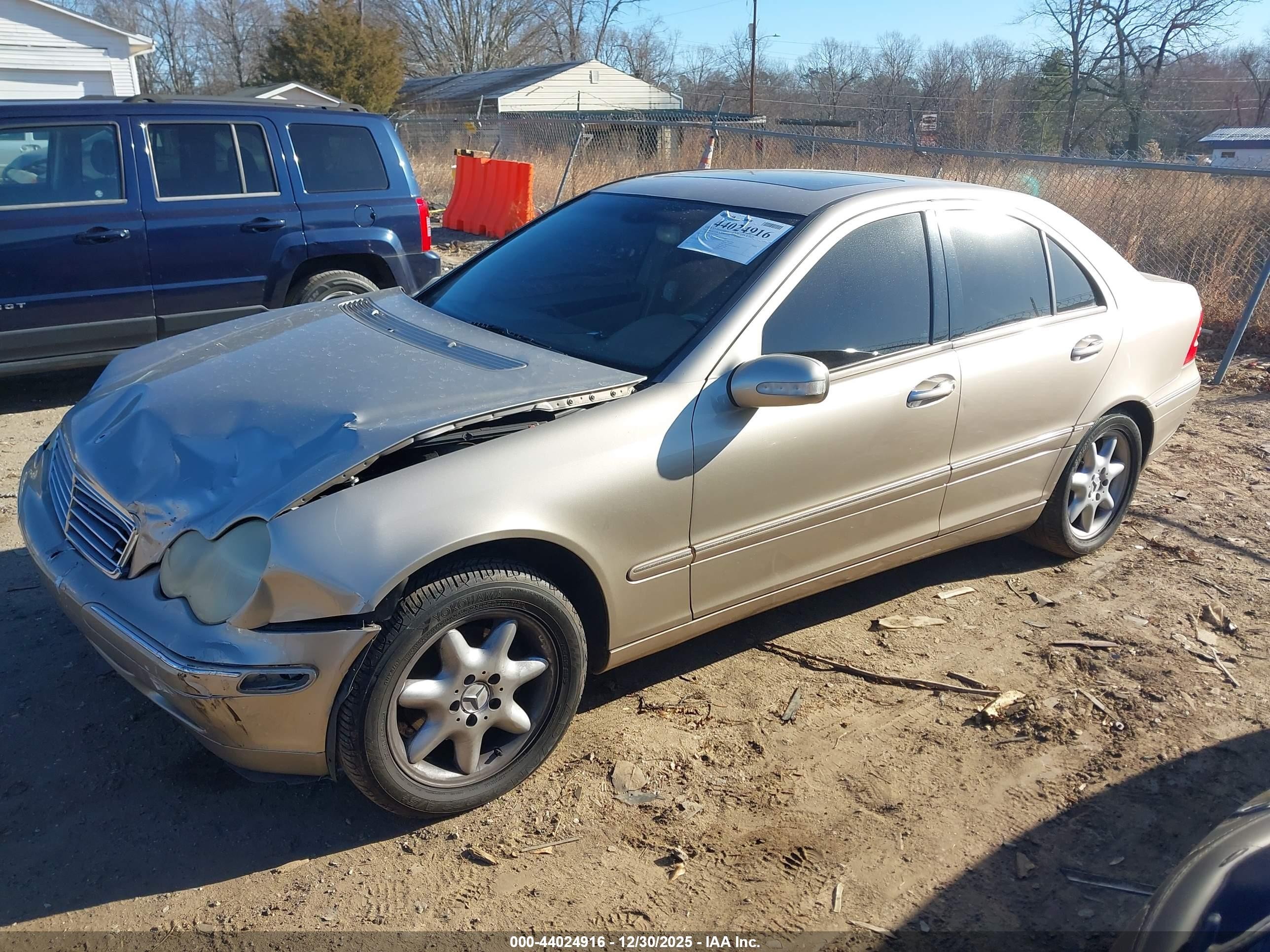 2002 Mercedes-benz C 240   Gold vin: WDBRF61J62F199005
