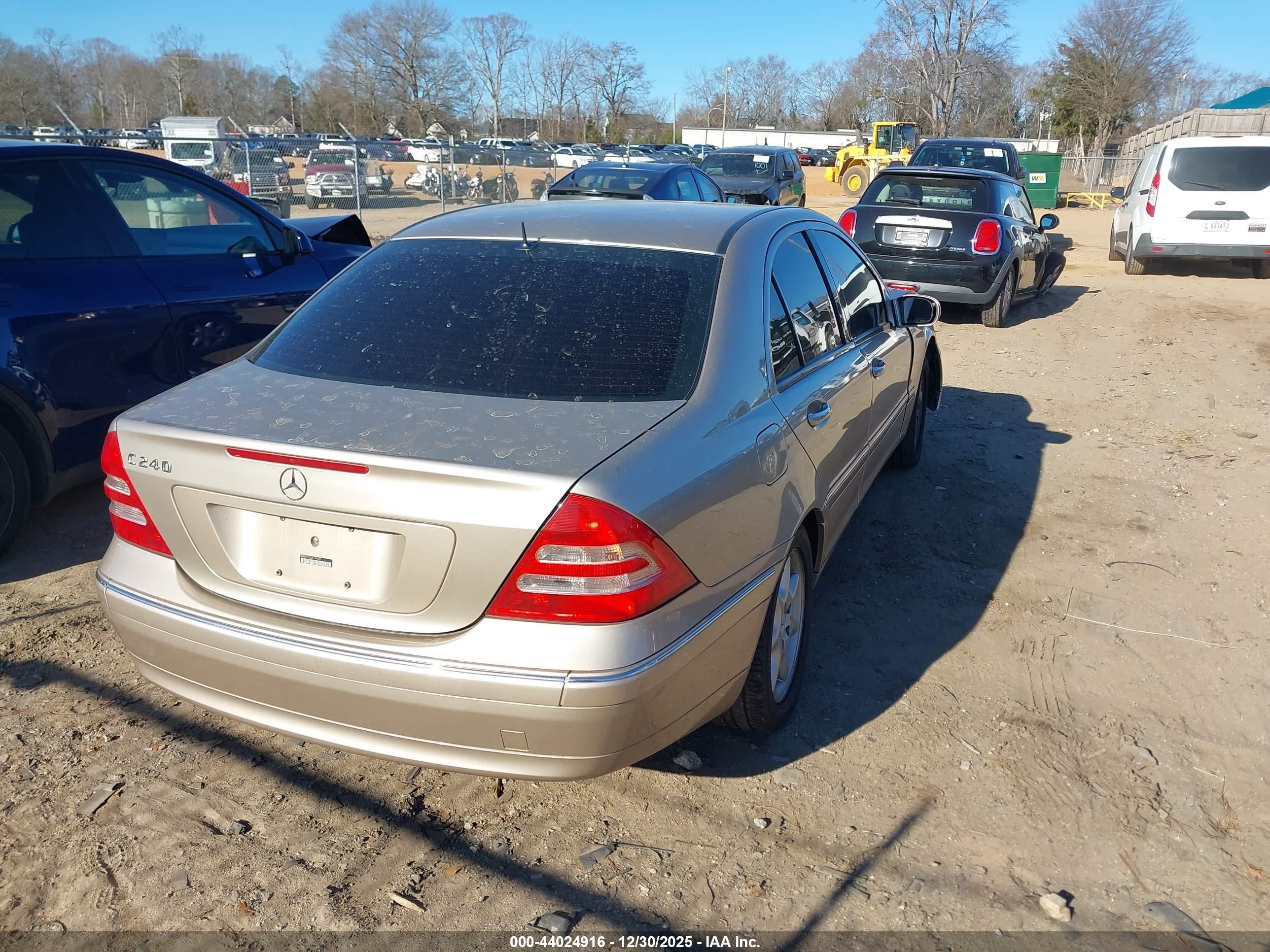 2002 Mercedes-benz C 240   Gold vin: WDBRF61J62F199005