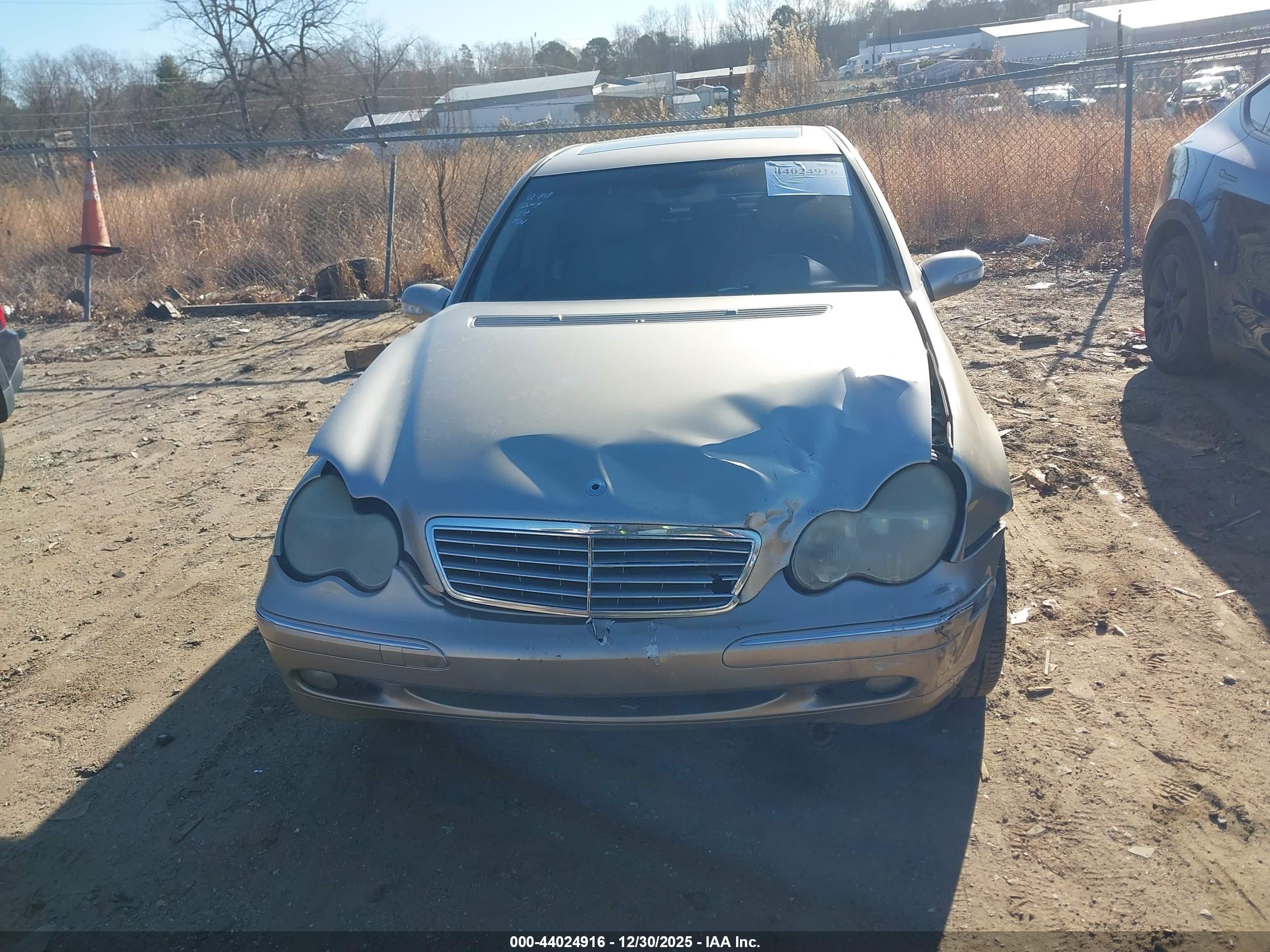 2002 Mercedes-benz C 240   Gold vin: WDBRF61J62F199005
