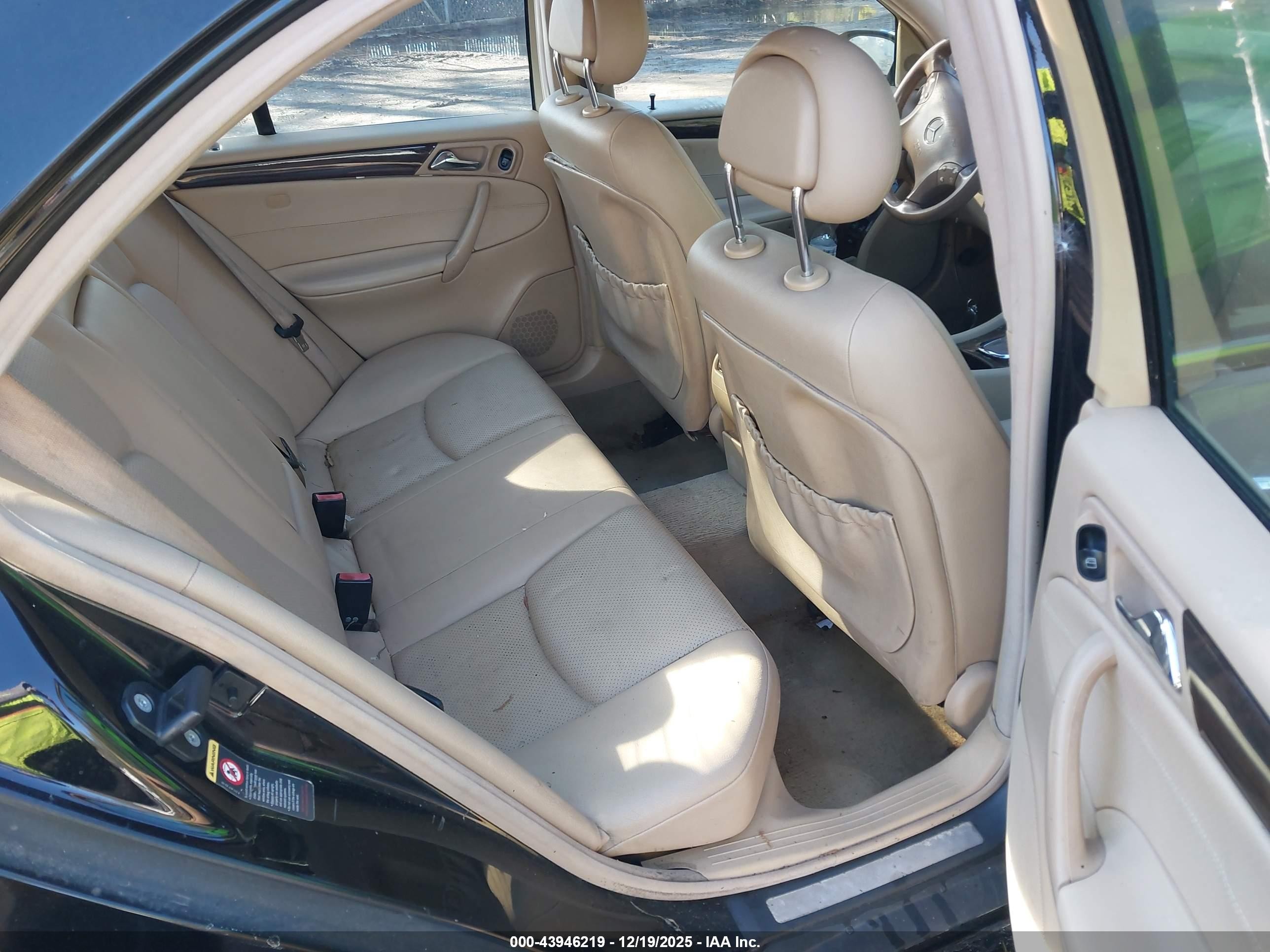 2002 Mercedes-benz C 240   Black vin: WDBRF61J62F290369