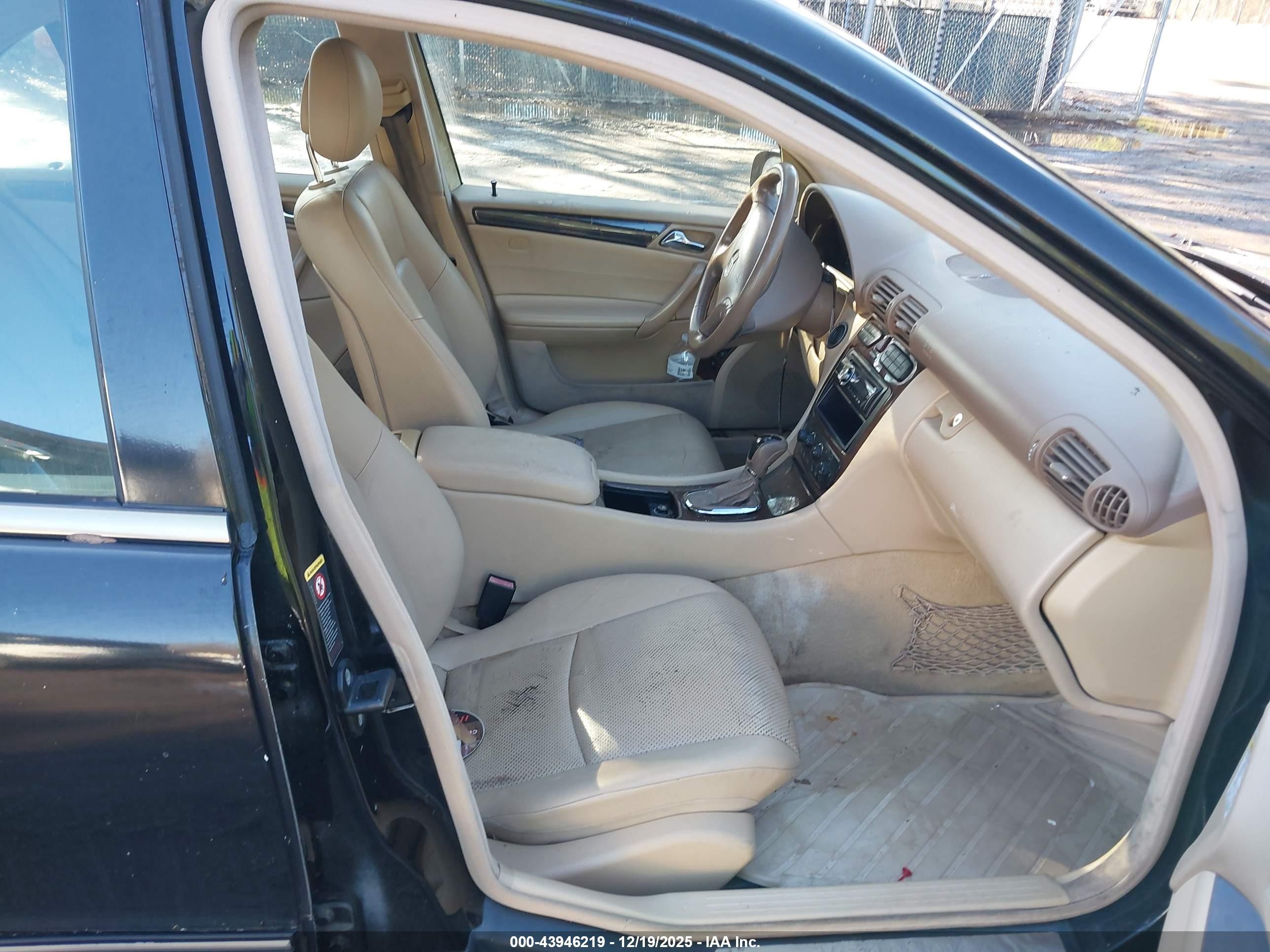 2002 Mercedes-benz C 240   Black vin: WDBRF61J62F290369
