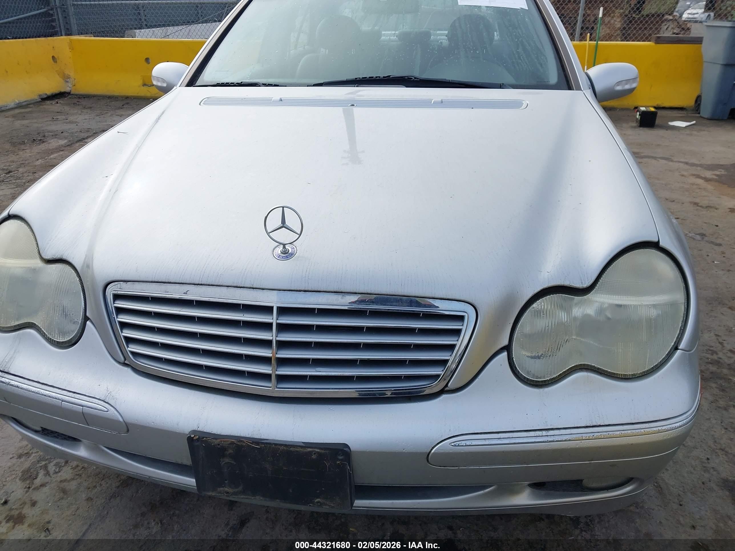 2003 Mercedes-benz C 240   Серебряный vin: WDBRF61J63A528056