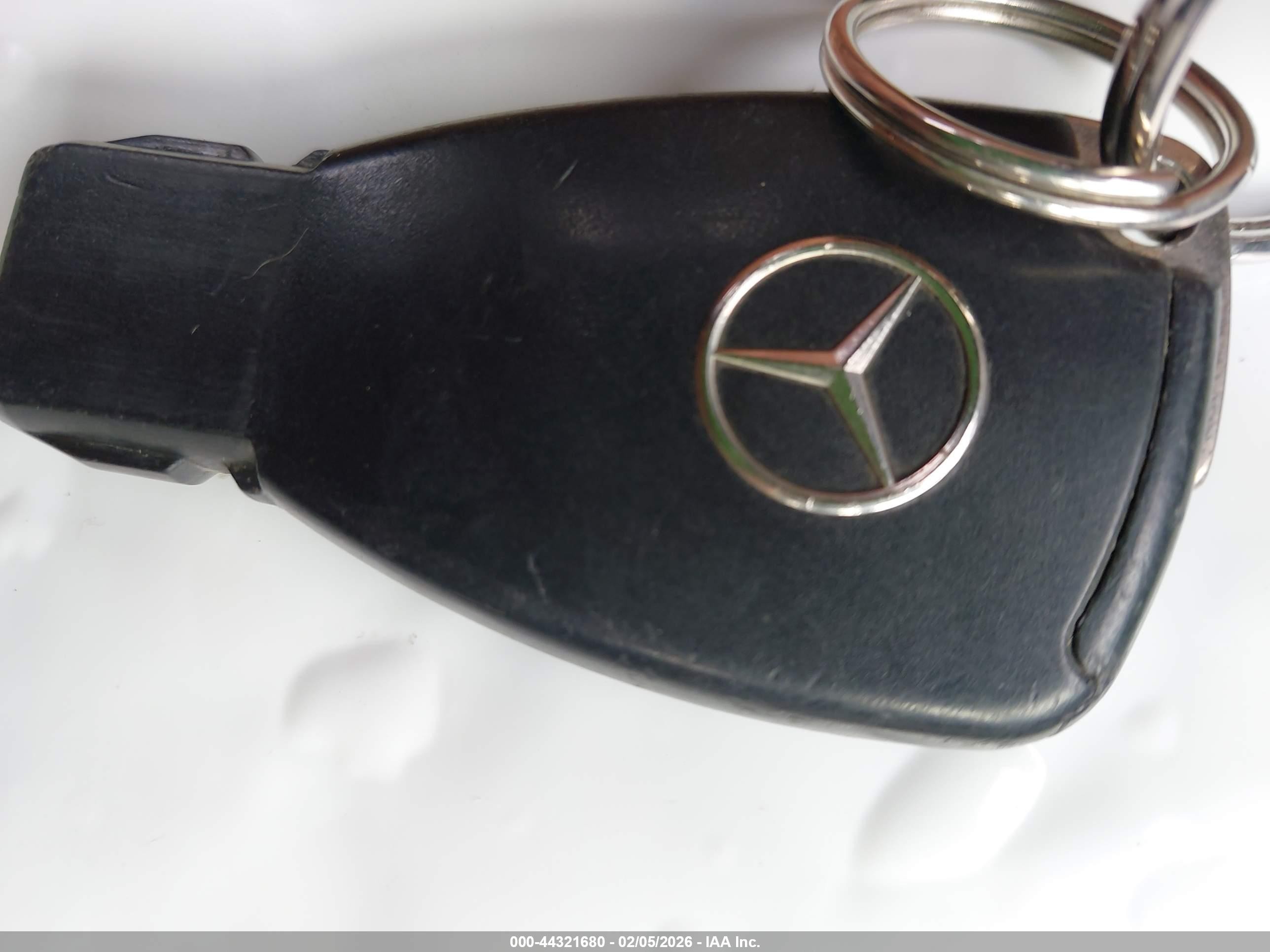 2003 Mercedes-benz C 240   Серебряный vin: WDBRF61J63A528056