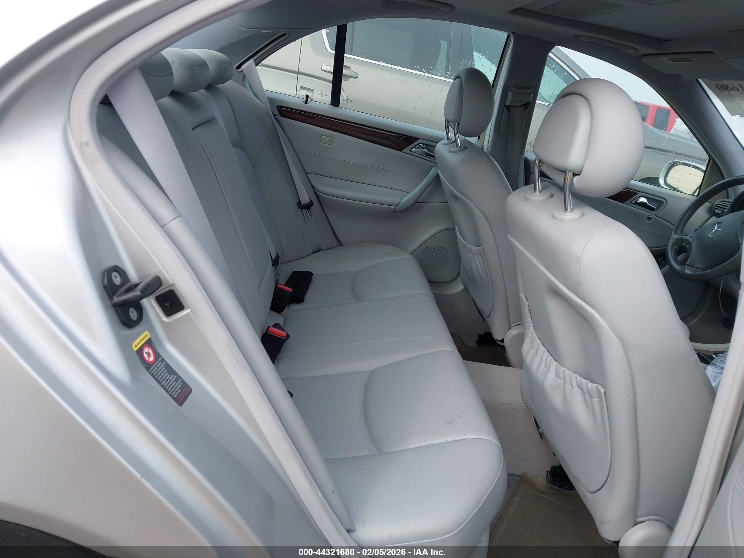2003 Mercedes-benz C 240   Серебряный vin: WDBRF61J63A528056