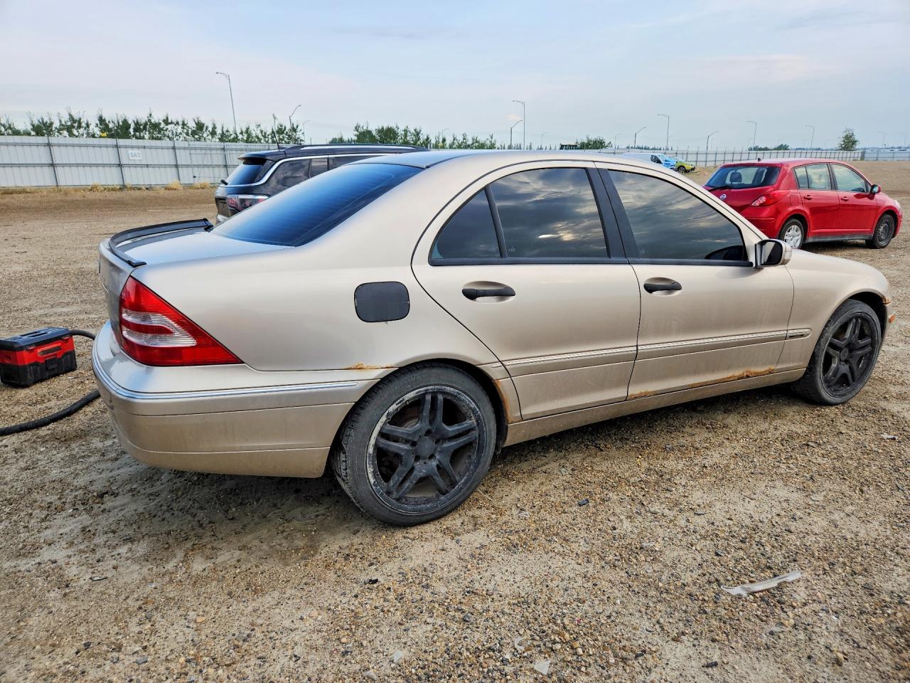 2003 Mercedes-benz C 240 Gold vin: WDBRF61J63F344240