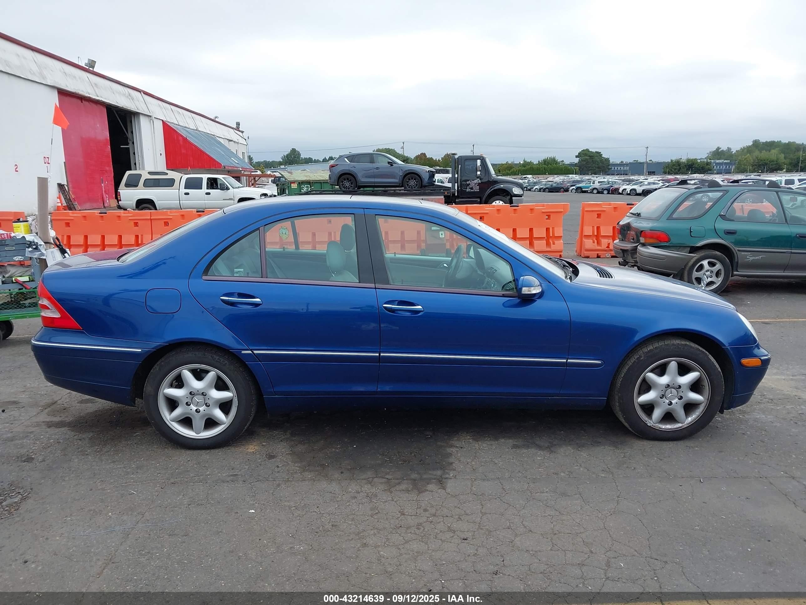 2003 Mercedes-benz C 240   Синий vin: WDBRF61J63F432172