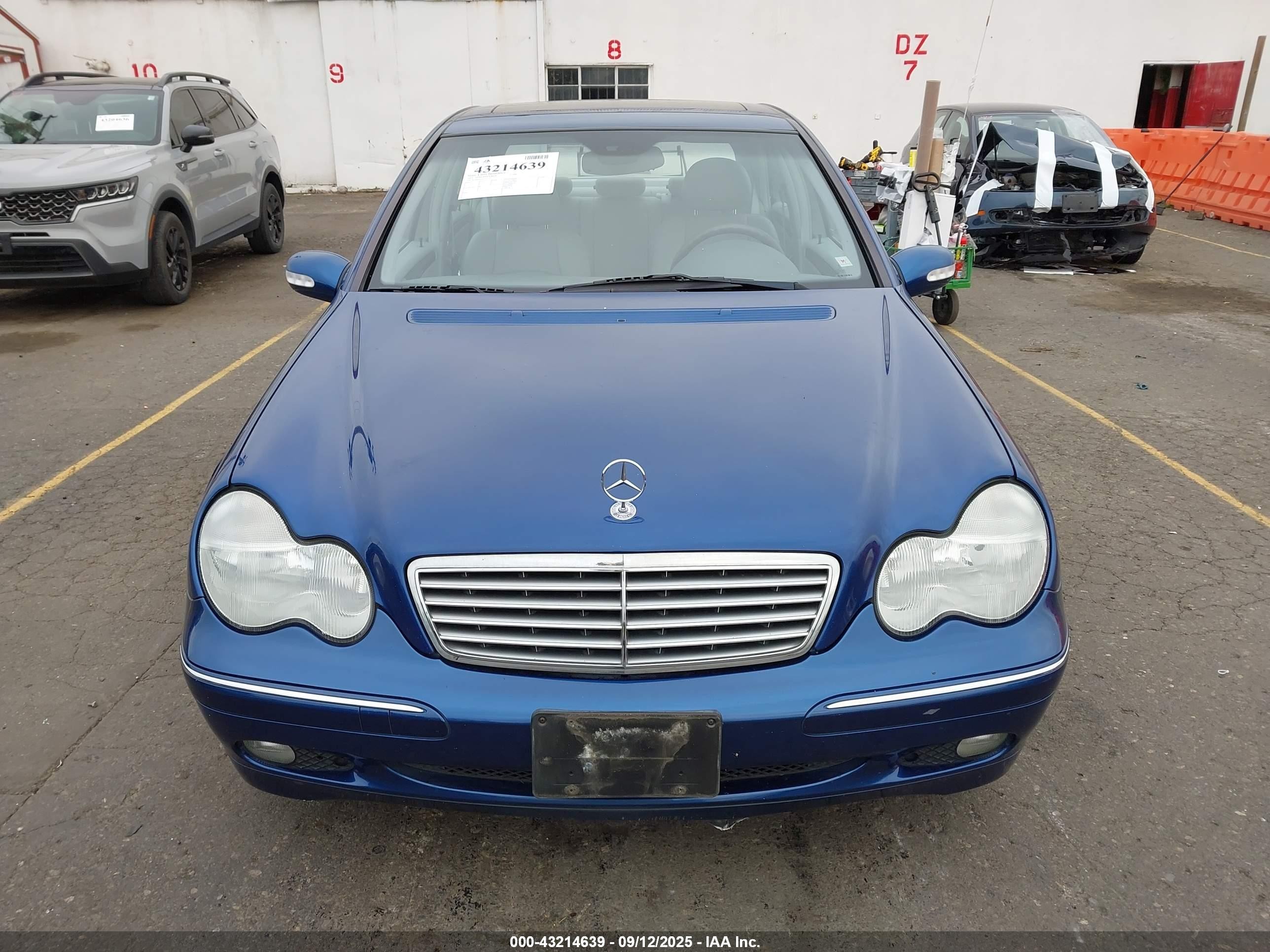 2003 Mercedes-benz C 240   Синий vin: WDBRF61J63F432172