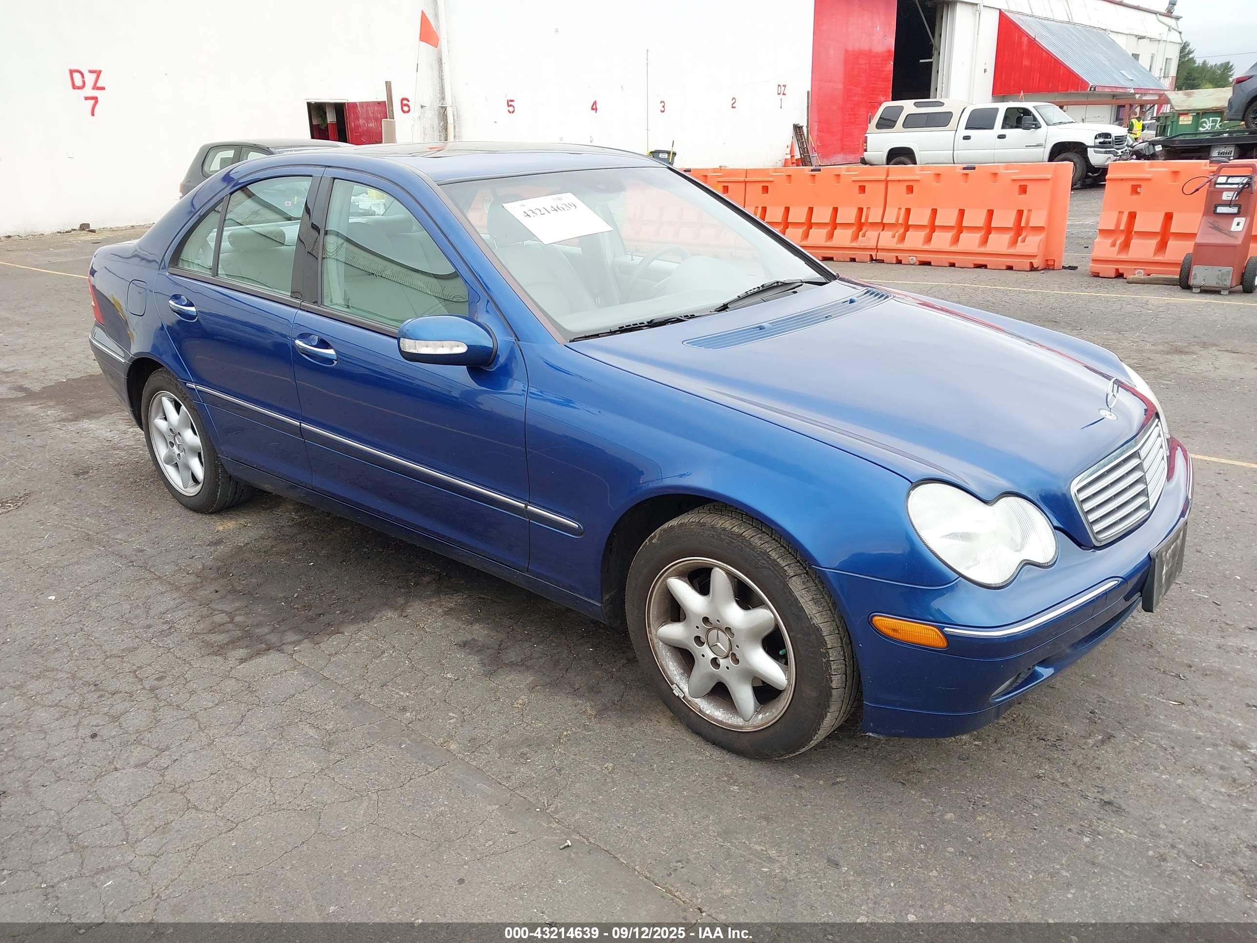 2003 Mercedes-benz C 240   Blue vin: WDBRF61J63F432172