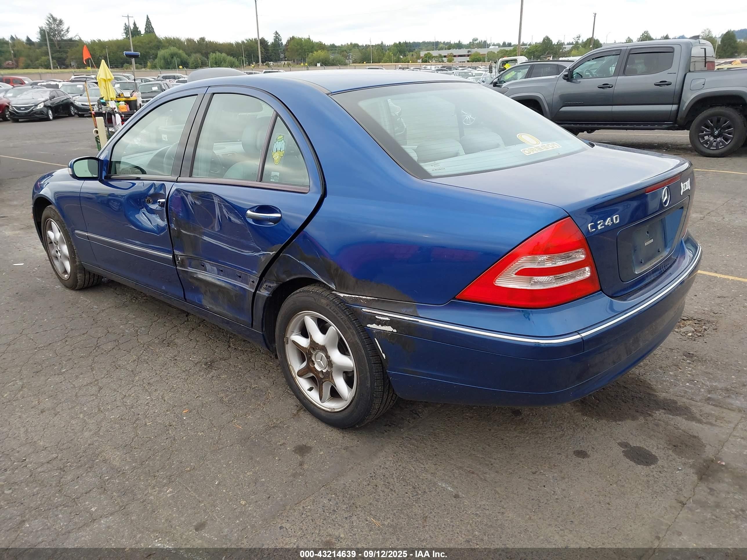 2003 Mercedes-benz C 240   Синий vin: WDBRF61J63F432172