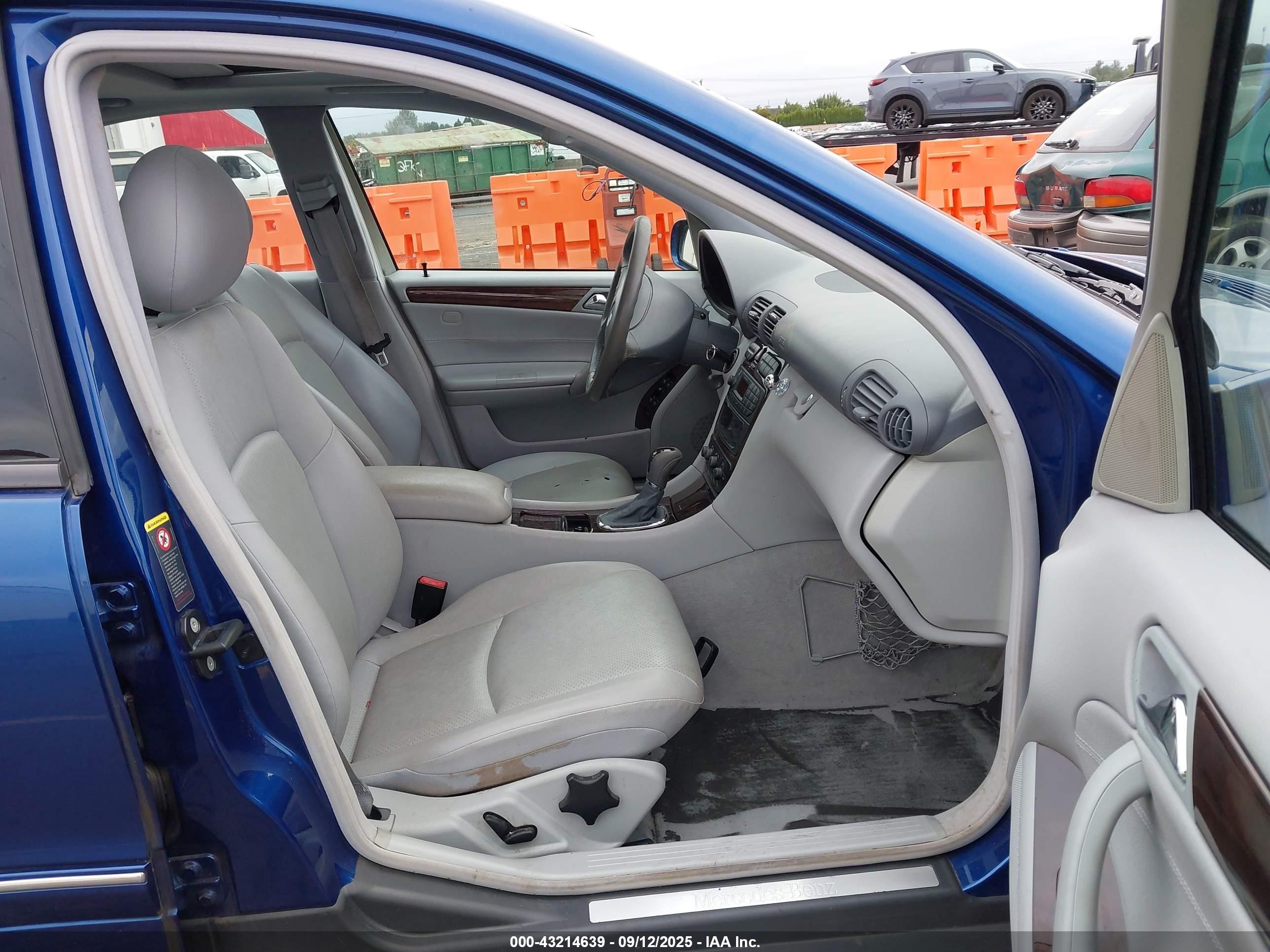 2003 Mercedes-benz C 240   Синий vin: WDBRF61J63F432172