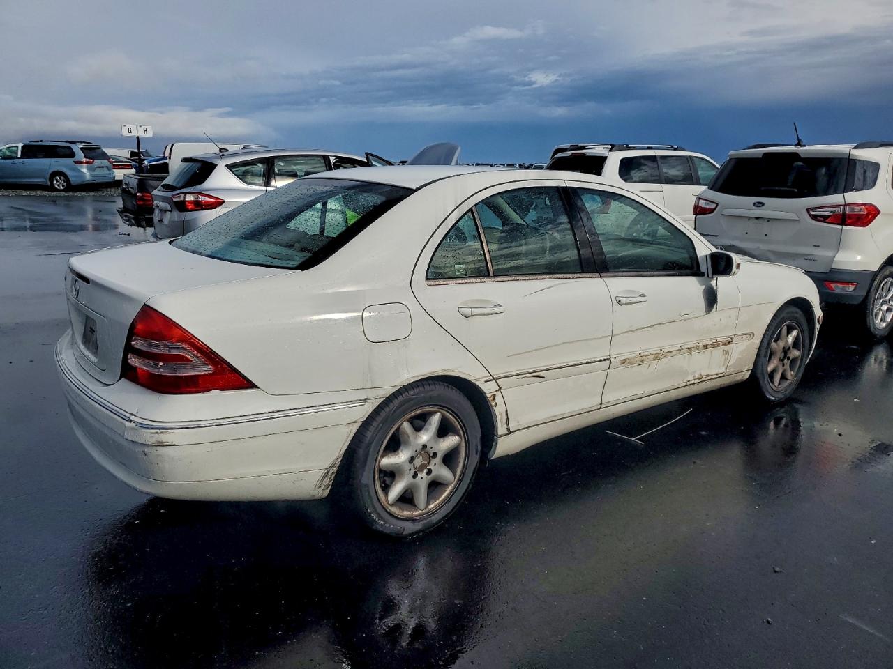 2004 Mercedes-benz C 240 Белый vin: WDBRF61J64E015545