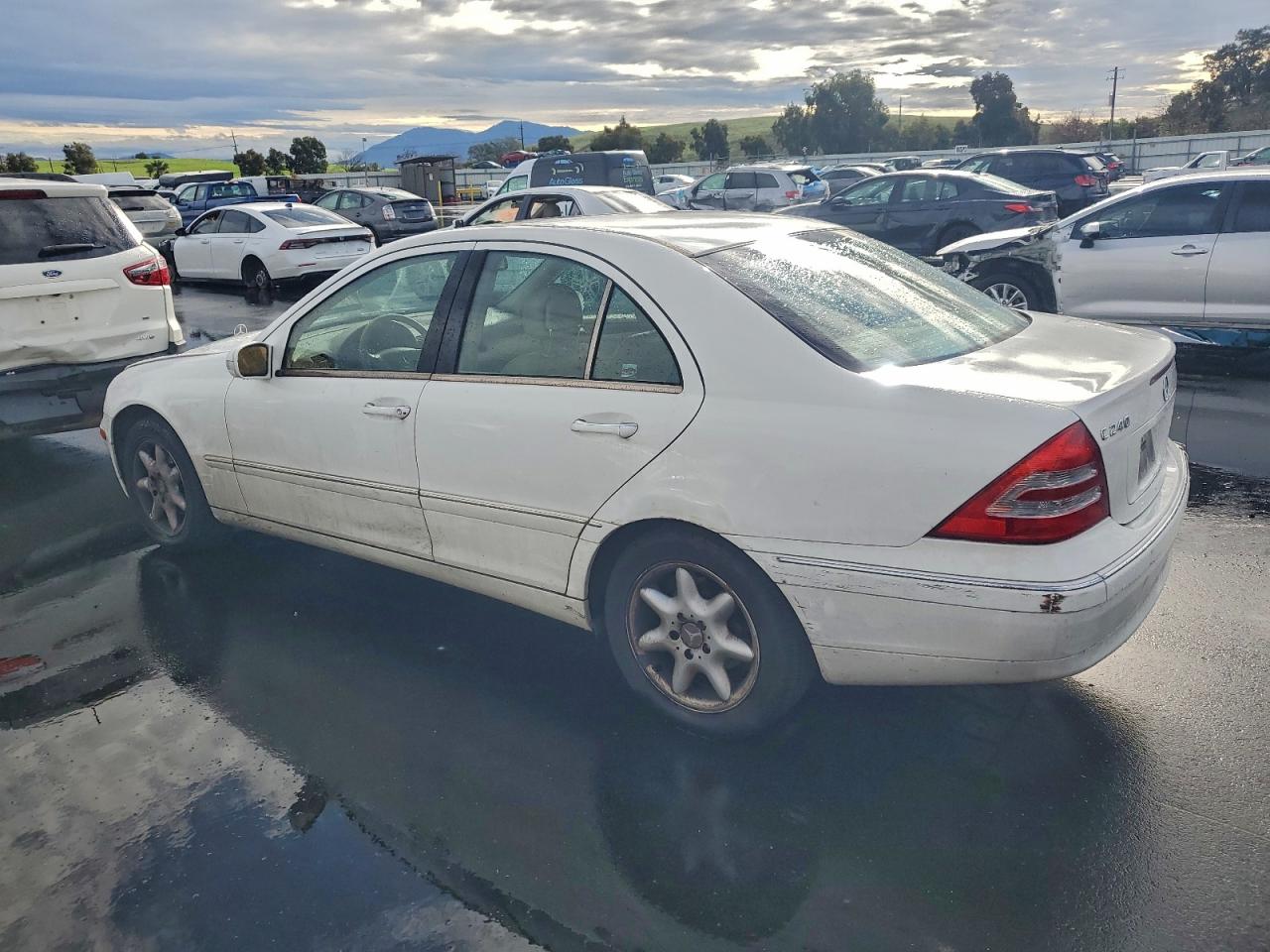 2004 Mercedes-benz C 240 Белый vin: WDBRF61J64E015545