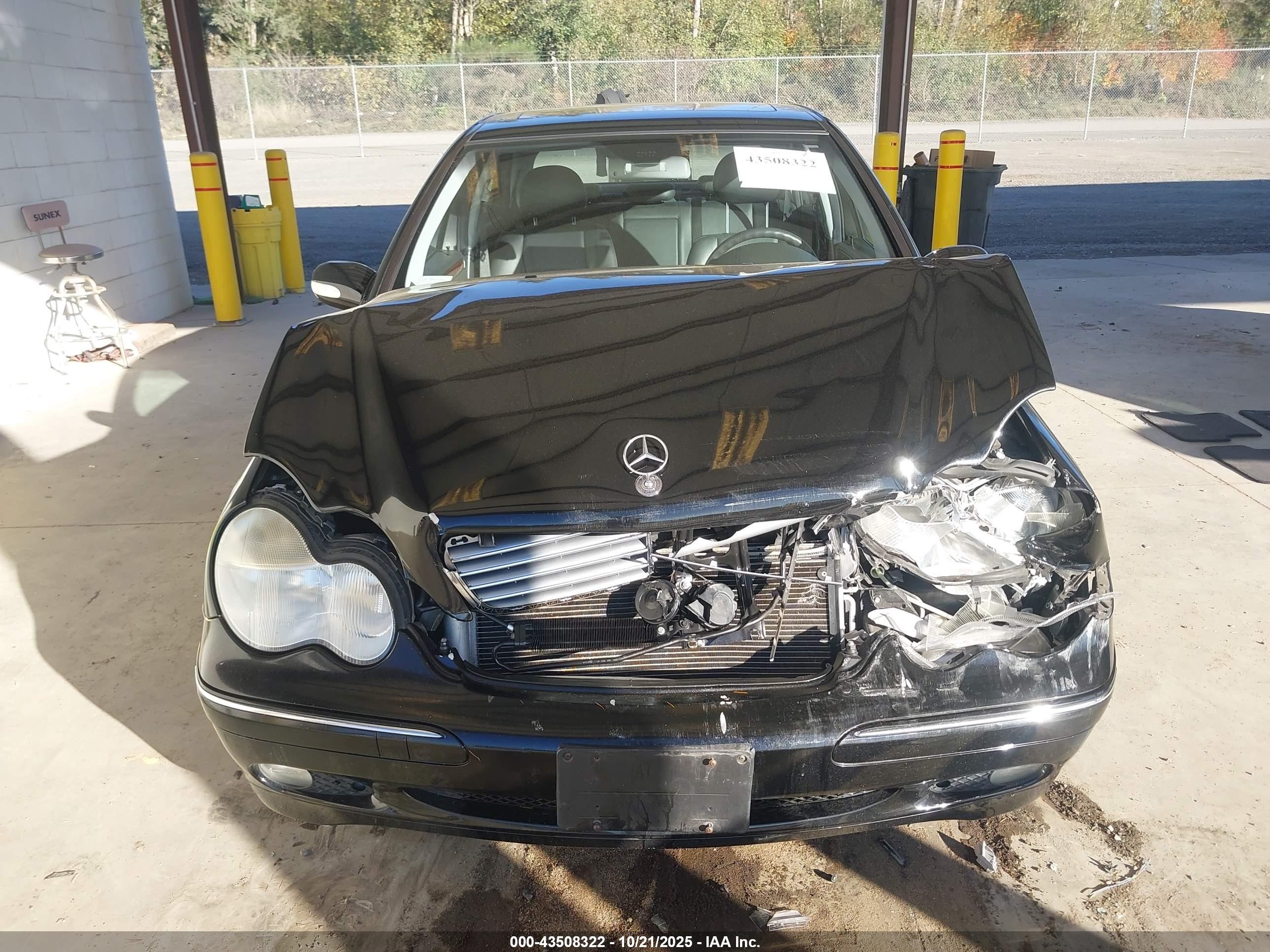 2004 Mercedes-benz C 240   Black vin: WDBRF61J64F477050