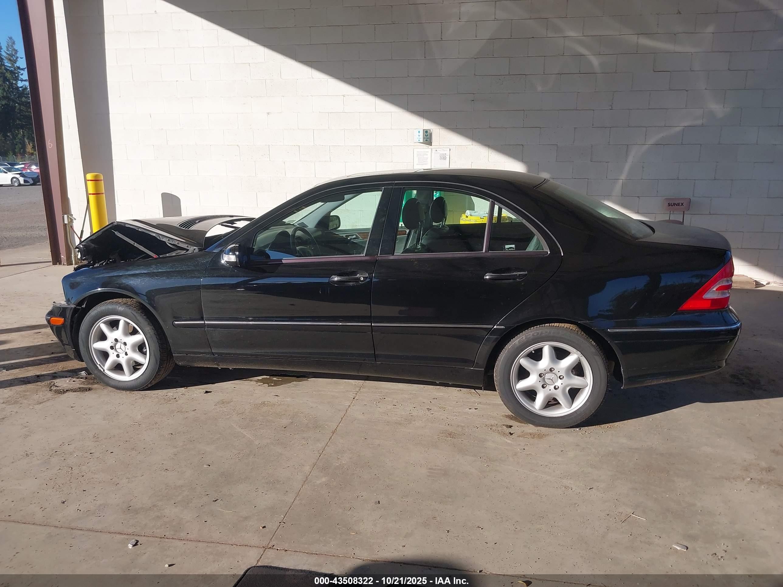 2004 Mercedes-benz C 240   Black vin: WDBRF61J64F477050