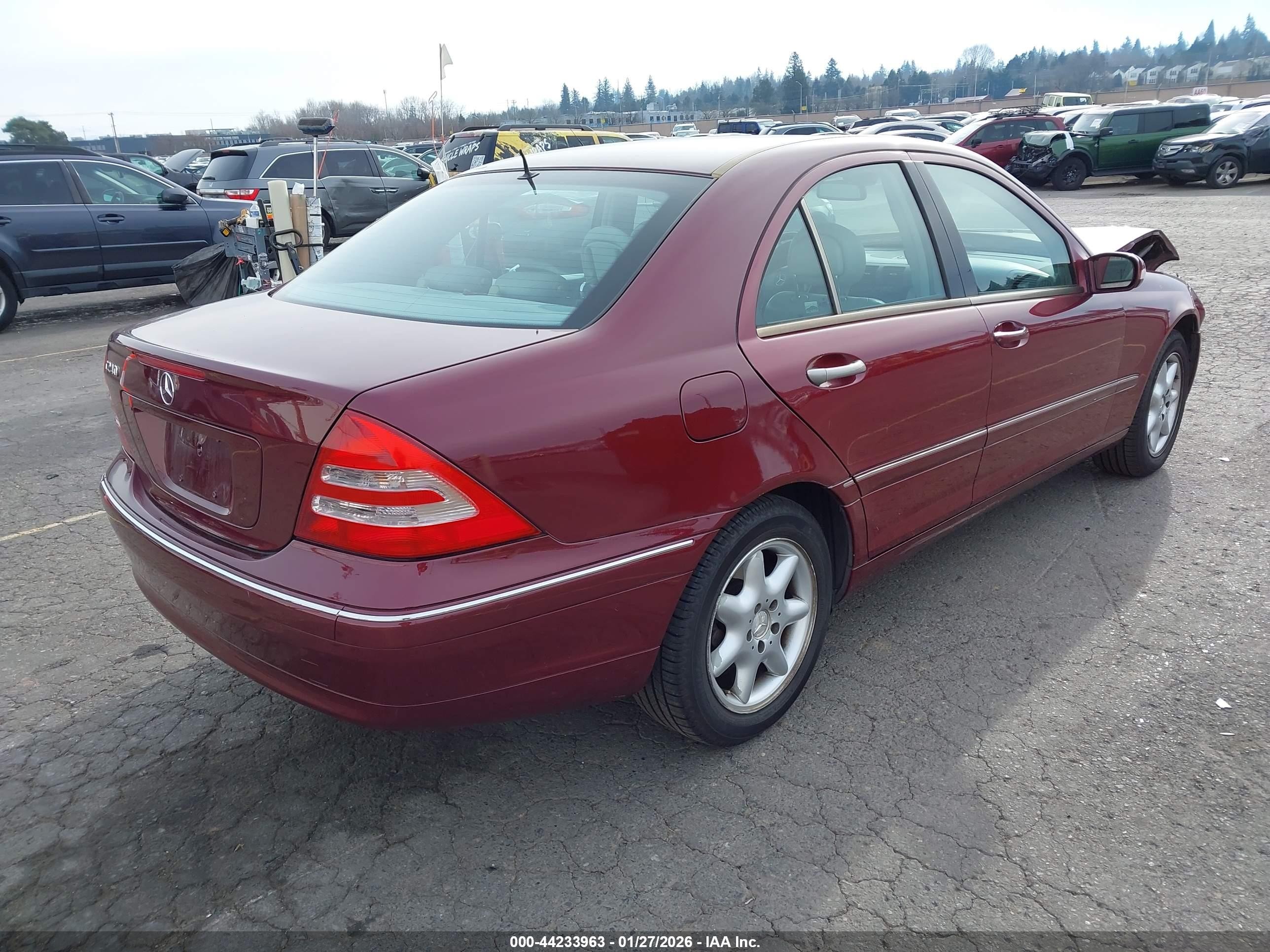 2001 Mercedes-benz C 240   Maroon vin: WDBRF61J71F019447