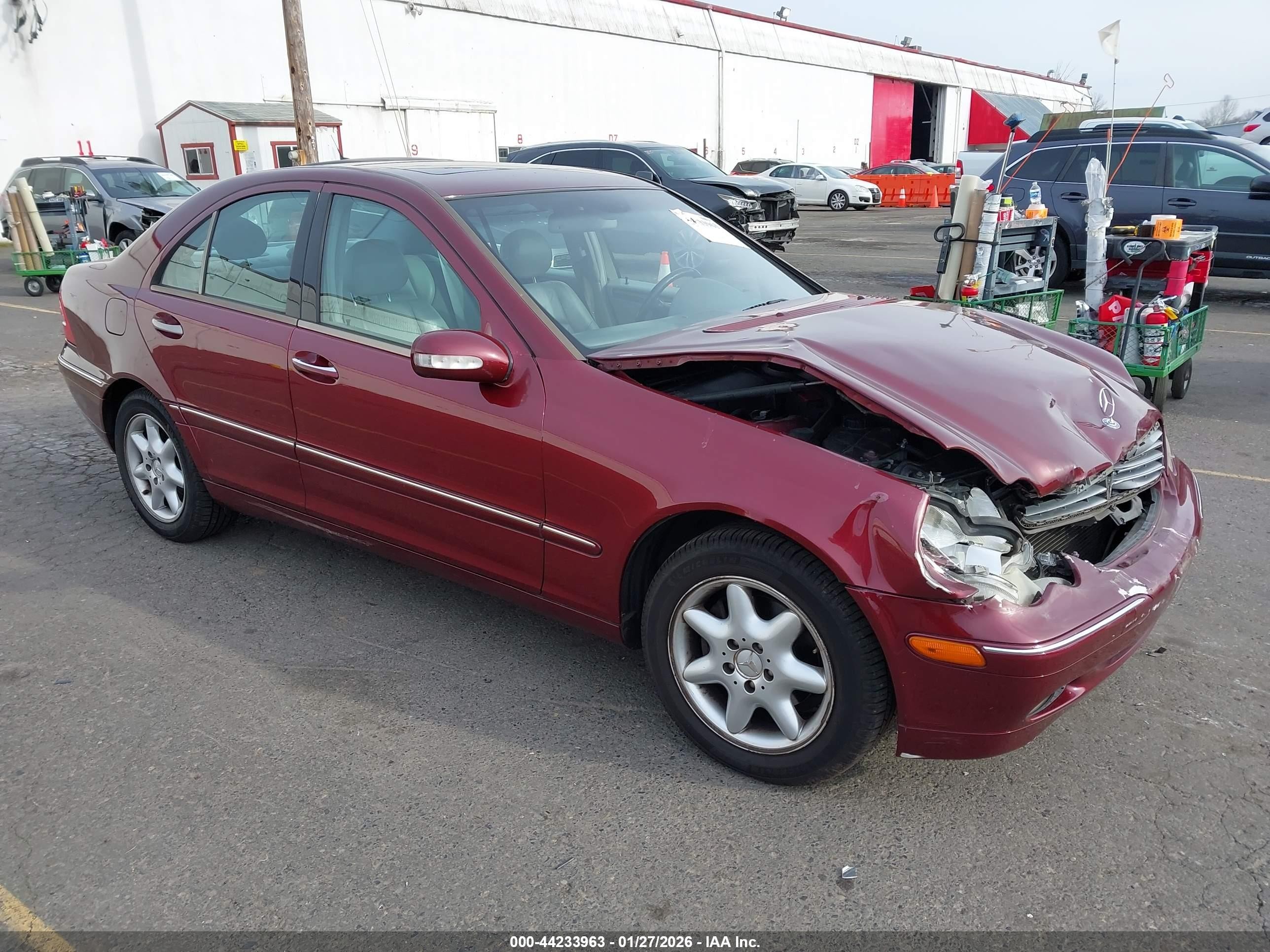2001 Mercedes-benz C 240   Maroon vin: WDBRF61J71F019447