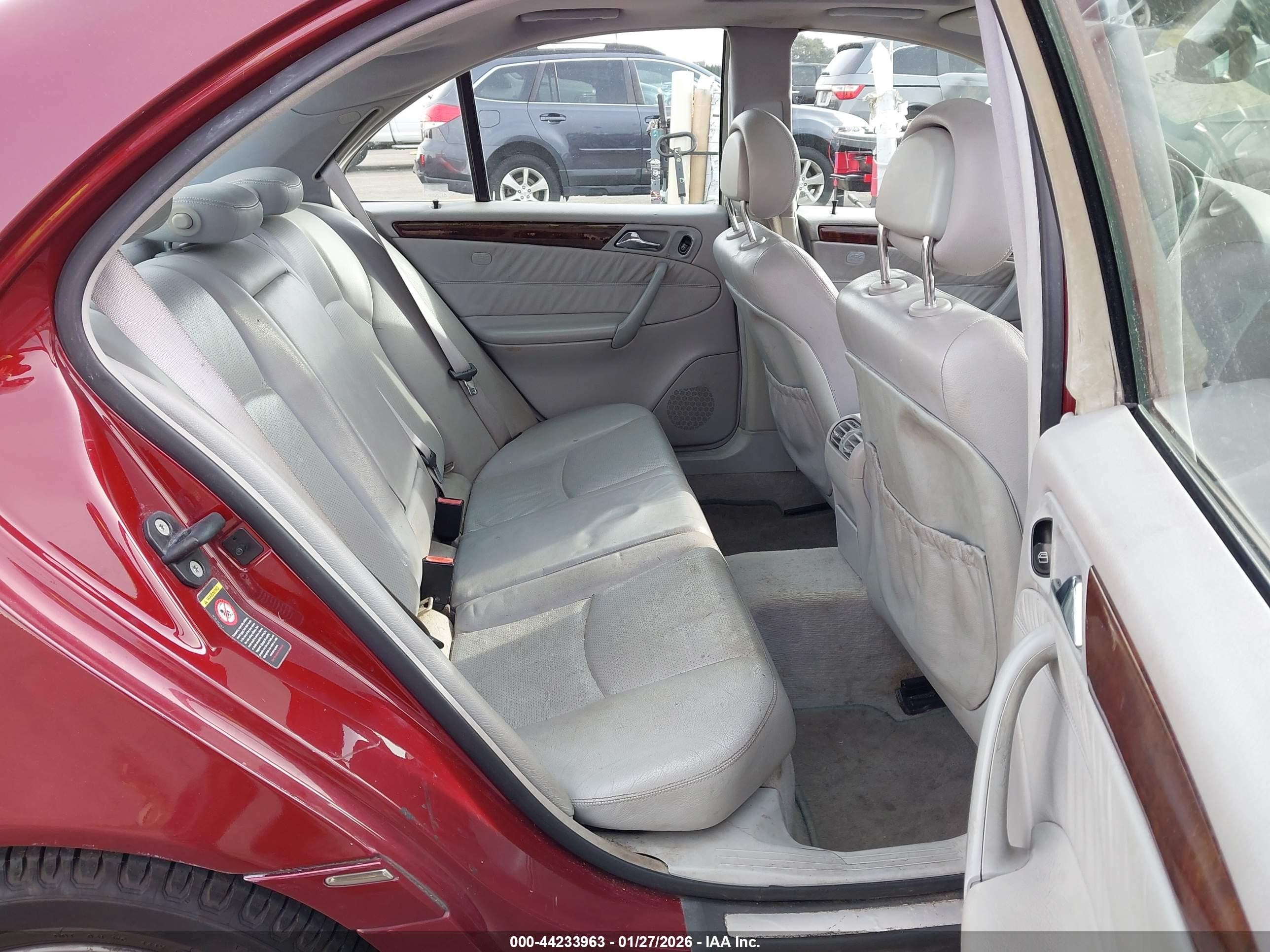 2001 Mercedes-benz C 240   Maroon vin: WDBRF61J71F019447
