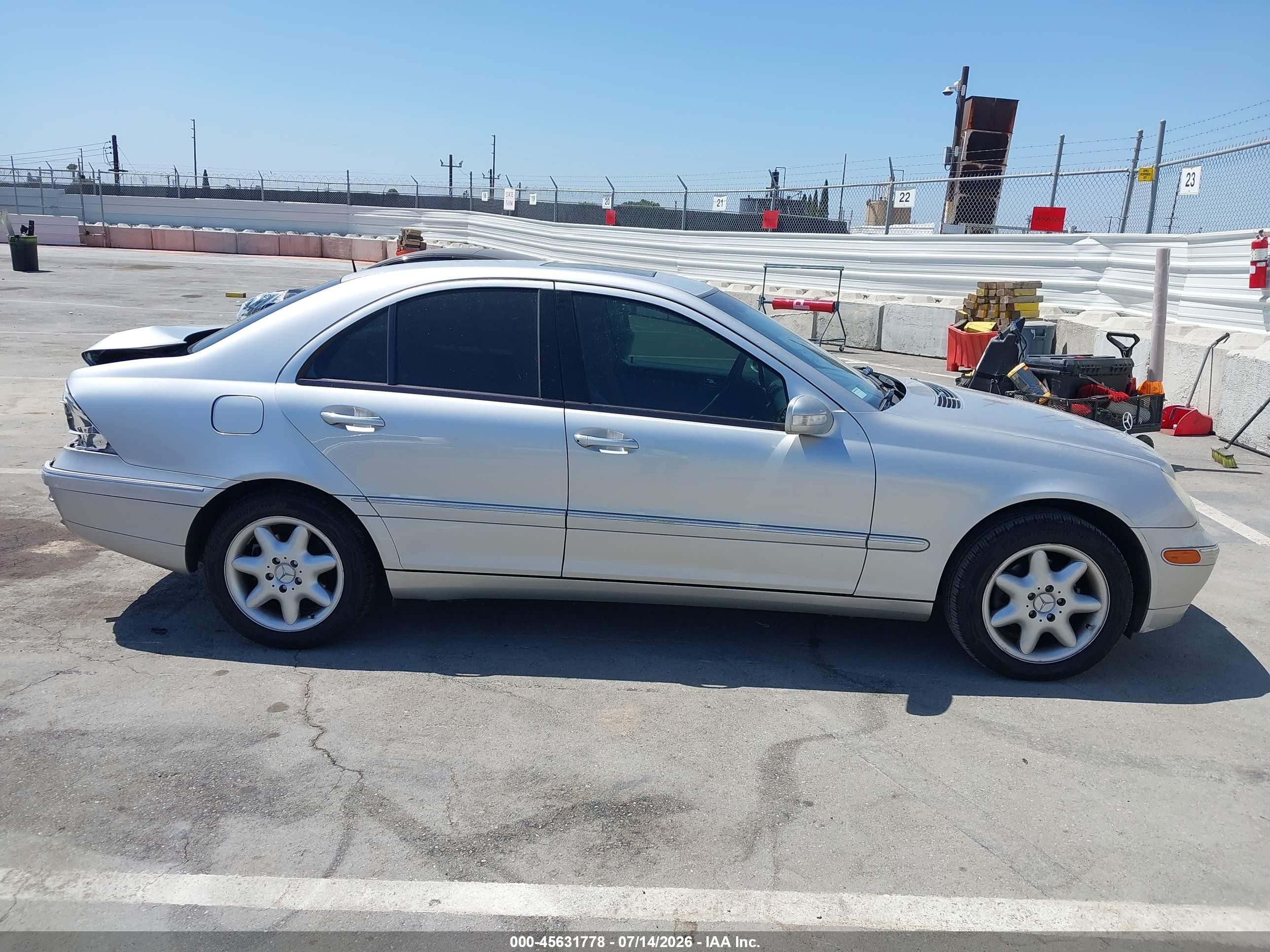 2002 Mercedes-benz C 240   Silver vin: WDBRF61J72E002770
