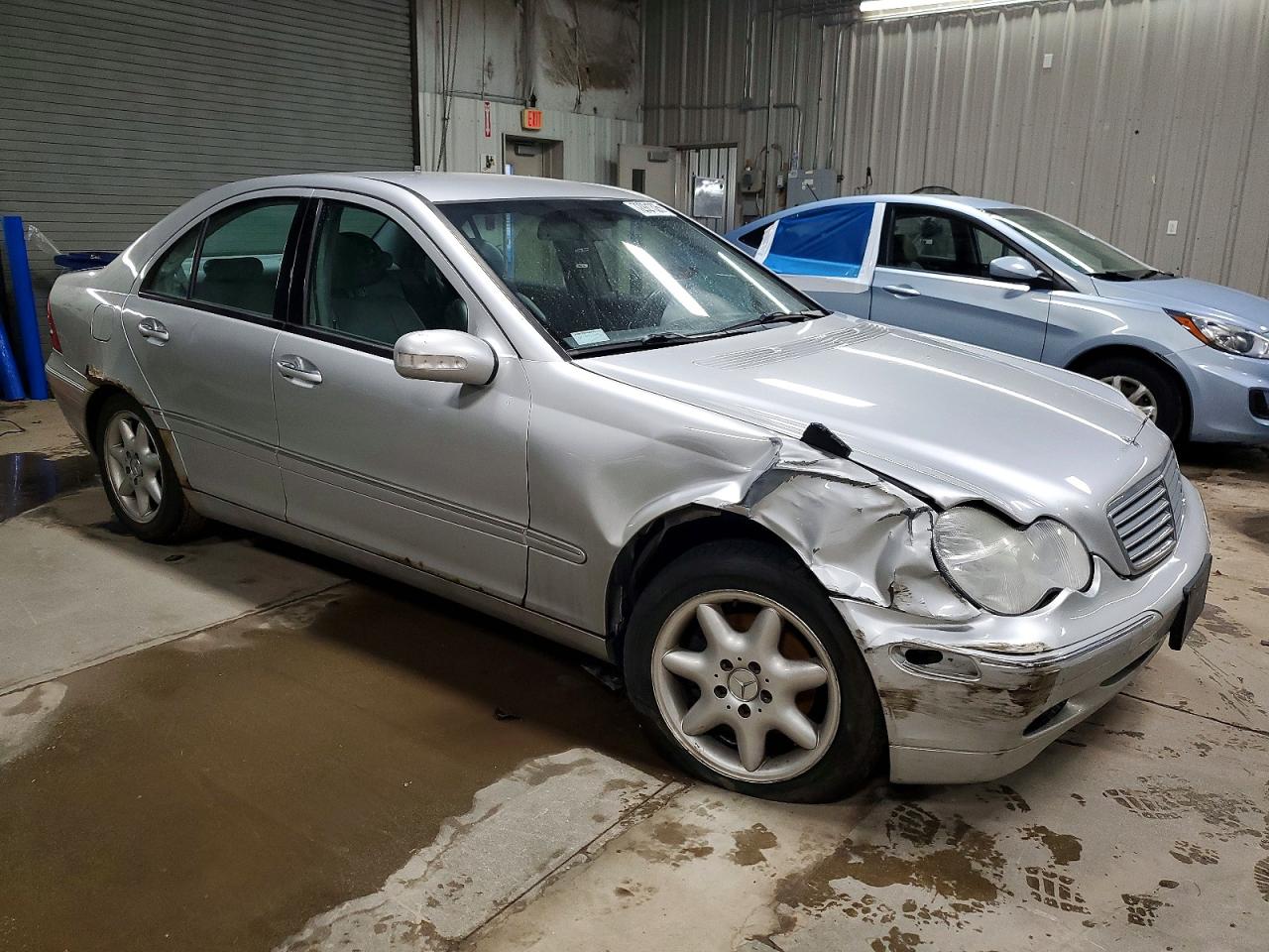 2002 Mercedes-benz C 240 Серебряный vin: WDBRF61J72F154770