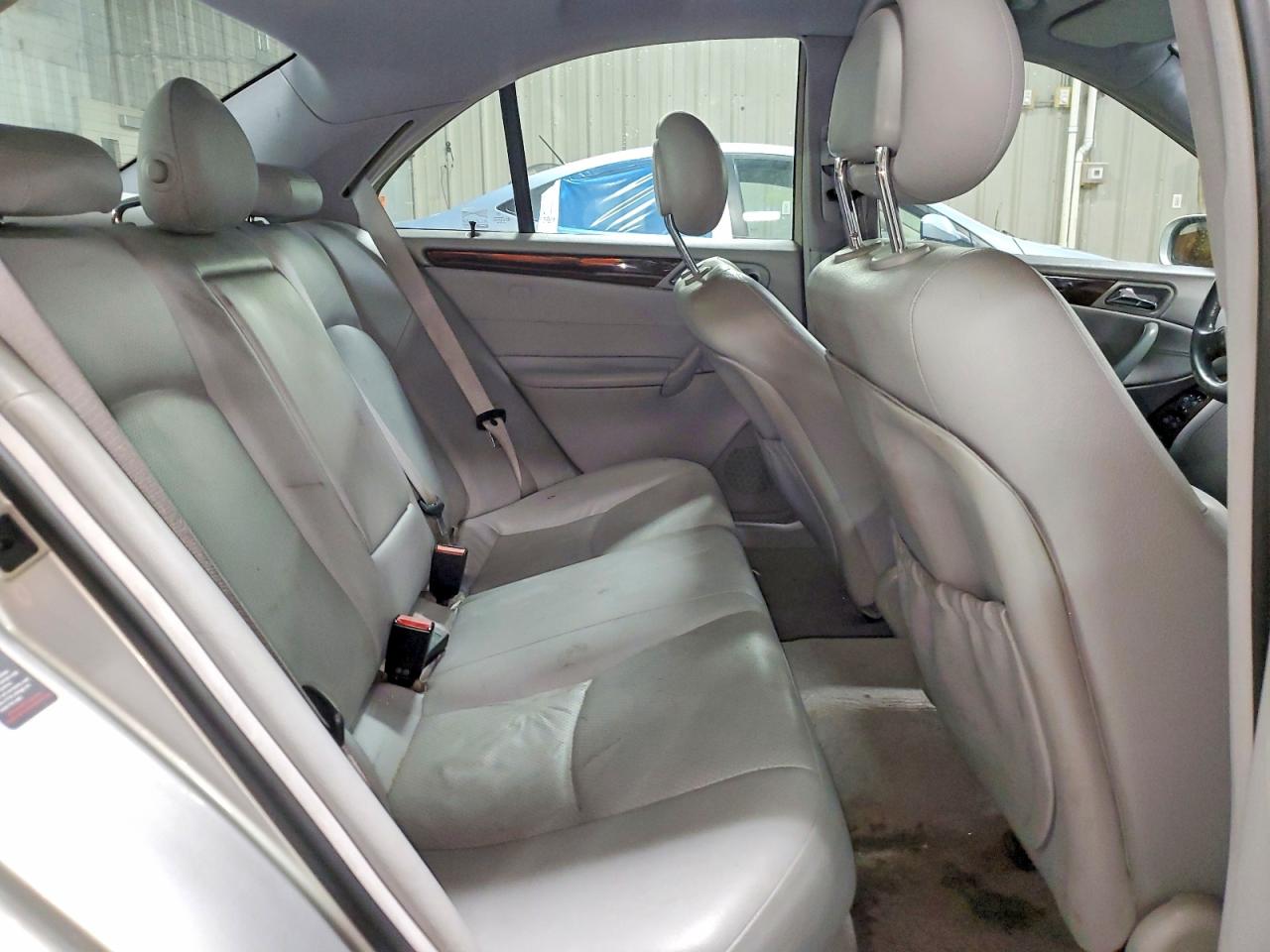 2002 Mercedes-benz C 240 Серебряный vin: WDBRF61J72F154770