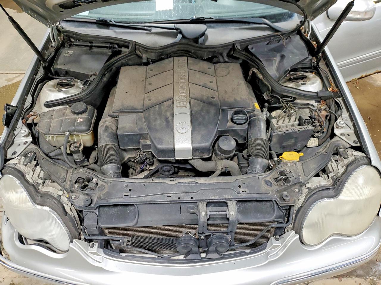 2002 Mercedes-benz C 240 Серебряный vin: WDBRF61J72F154770