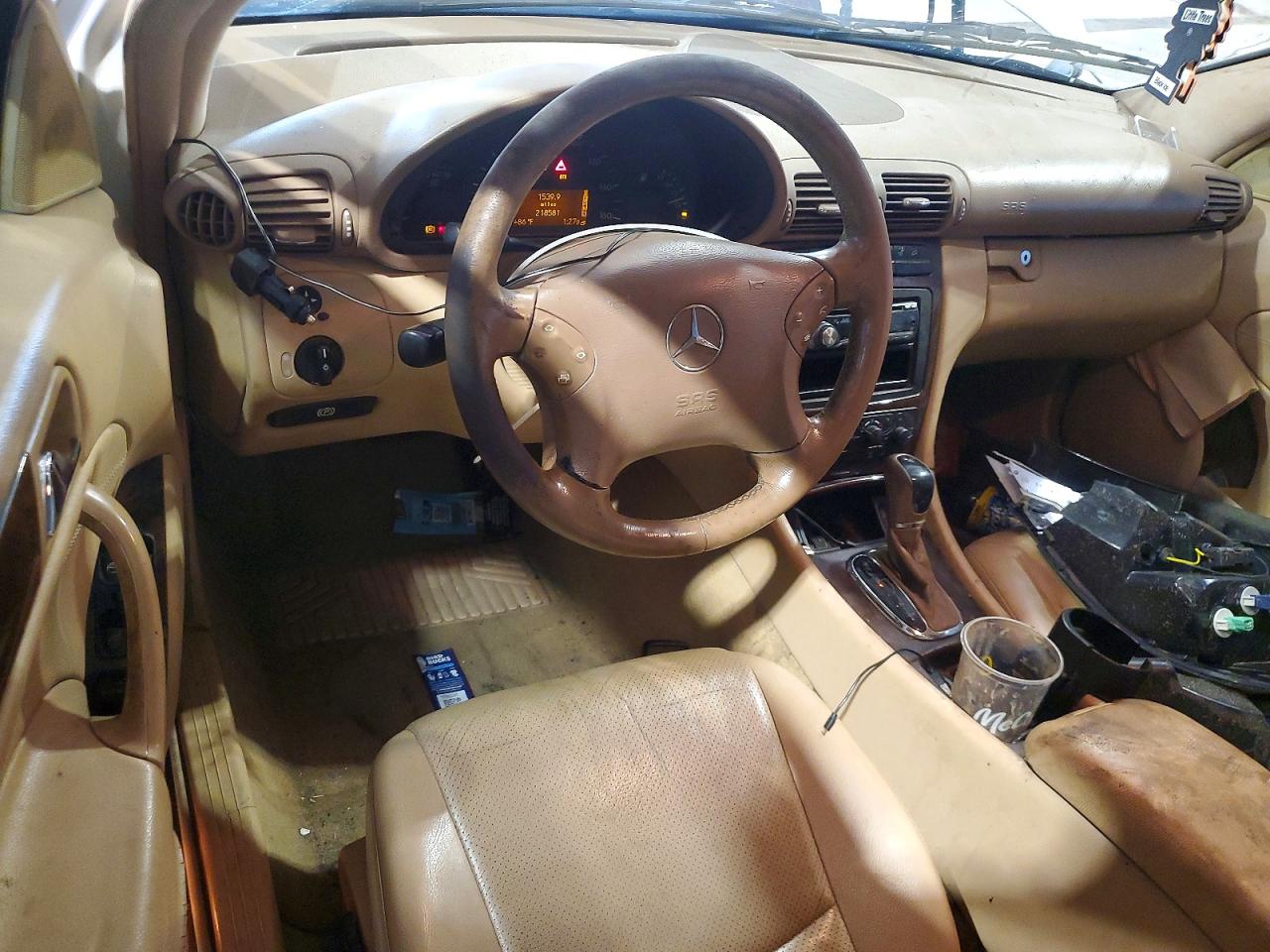 2002 Mercedes-benz C 240 White vin: WDBRF61J72F237230
