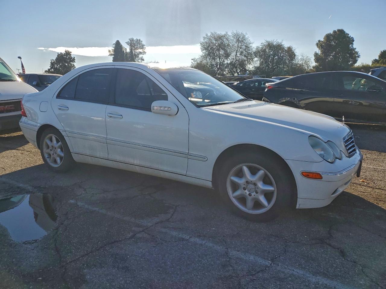 2002 Mercedes-benz C 240 White vin: WDBRF61J72F255436
