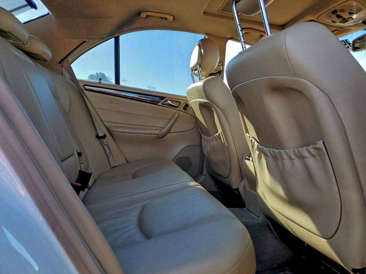 2002 Mercedes-benz C 240 White vin: WDBRF61J72F255436
