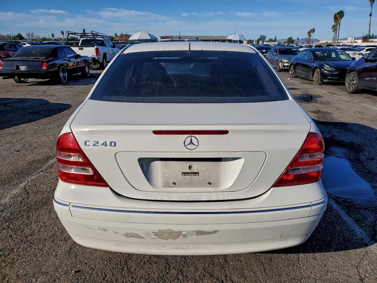 2002 Mercedes-benz C 240 White vin: WDBRF61J72F255436