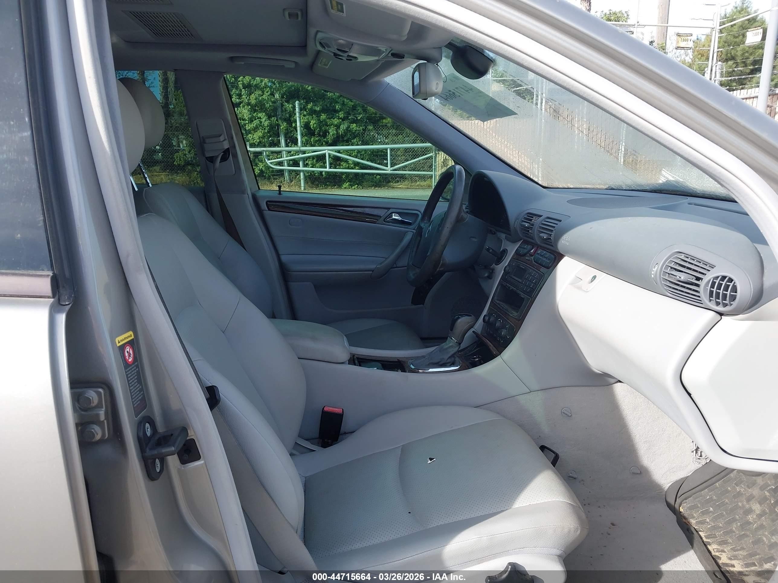 2003 Mercedes-benz C 240   Champagne vin: WDBRF61J73A423364