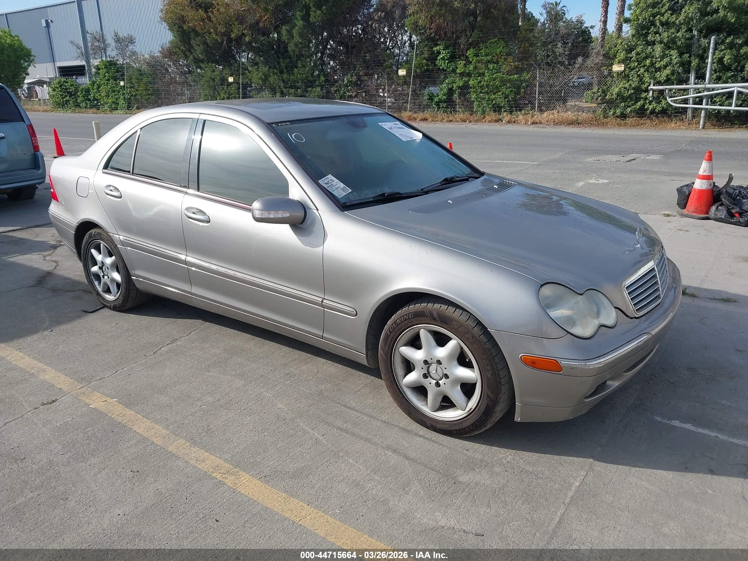 2003 Mercedes-benz C 240   Champagne vin: WDBRF61J73A423364