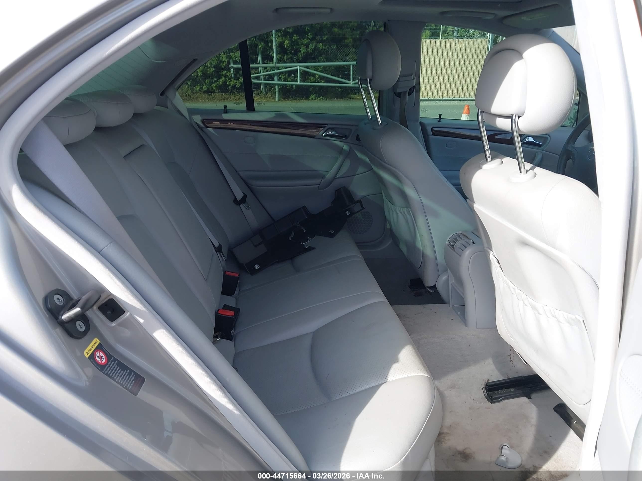 2003 Mercedes-benz C 240   Champagne vin: WDBRF61J73A423364