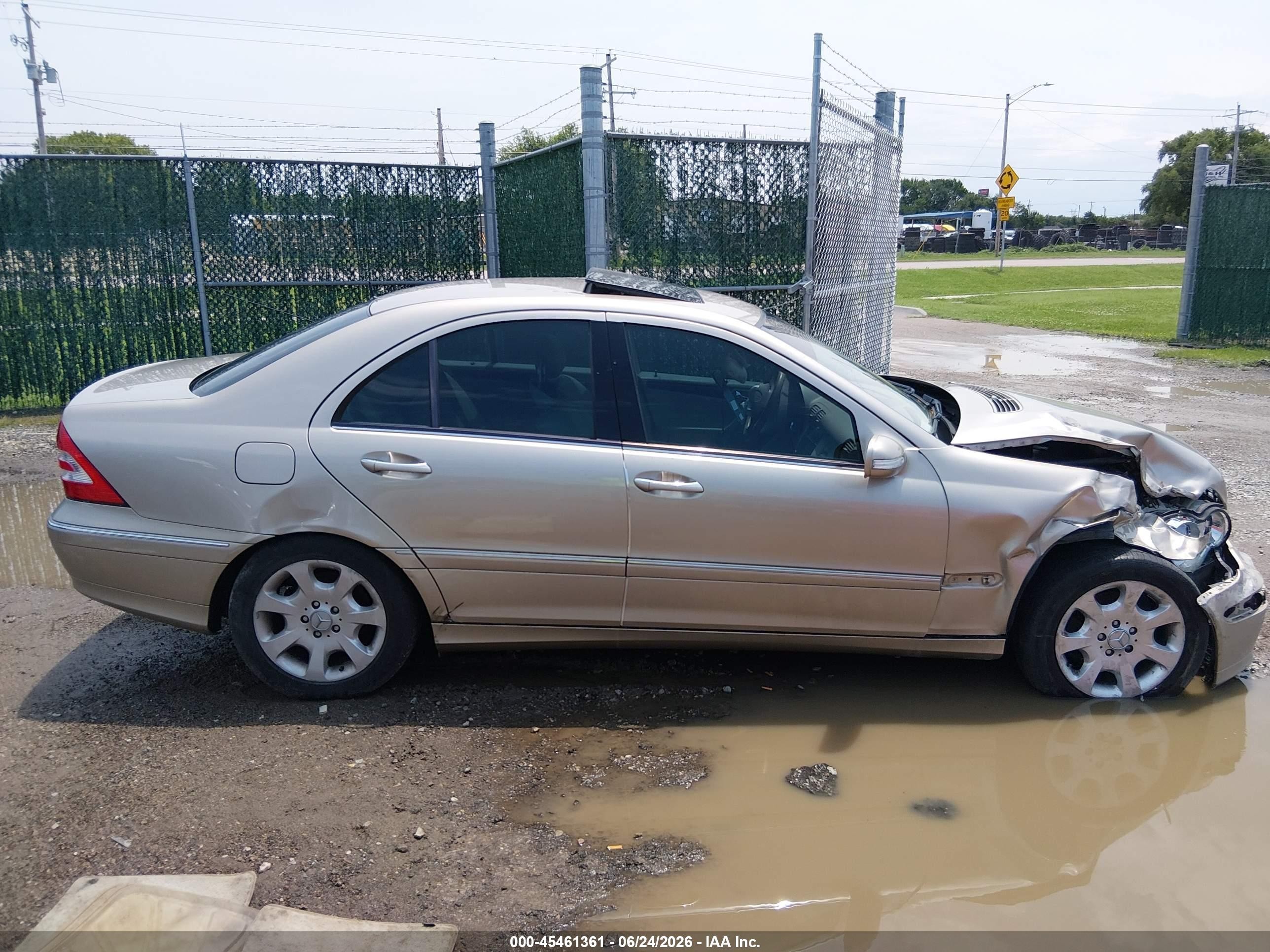 2005 Mercedes-benz C 240 Luxury Champagne vin: WDBRF61J75F679154