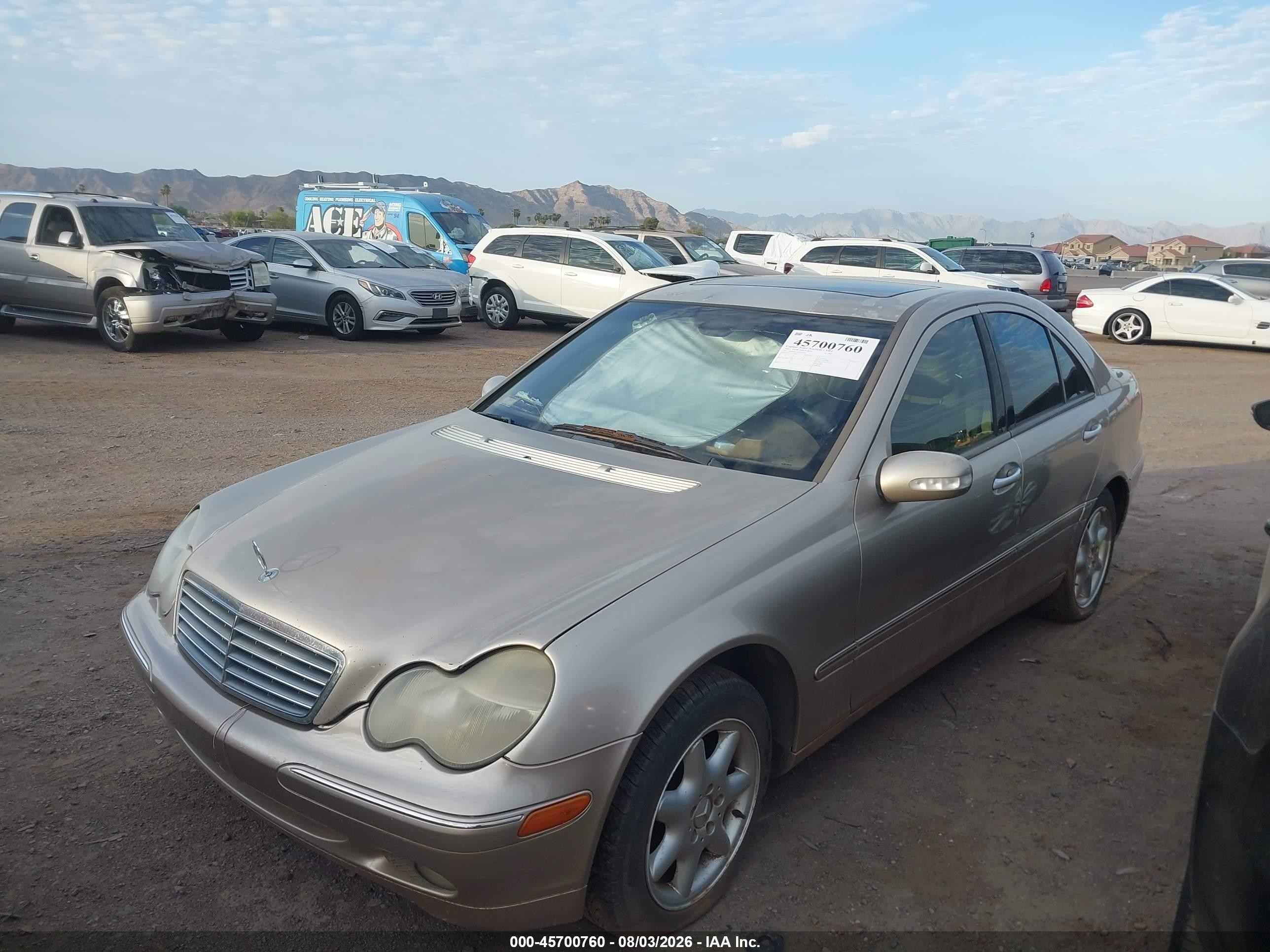 2001 Mercedes-benz C 240   Cream vin: WDBRF61J81F055793